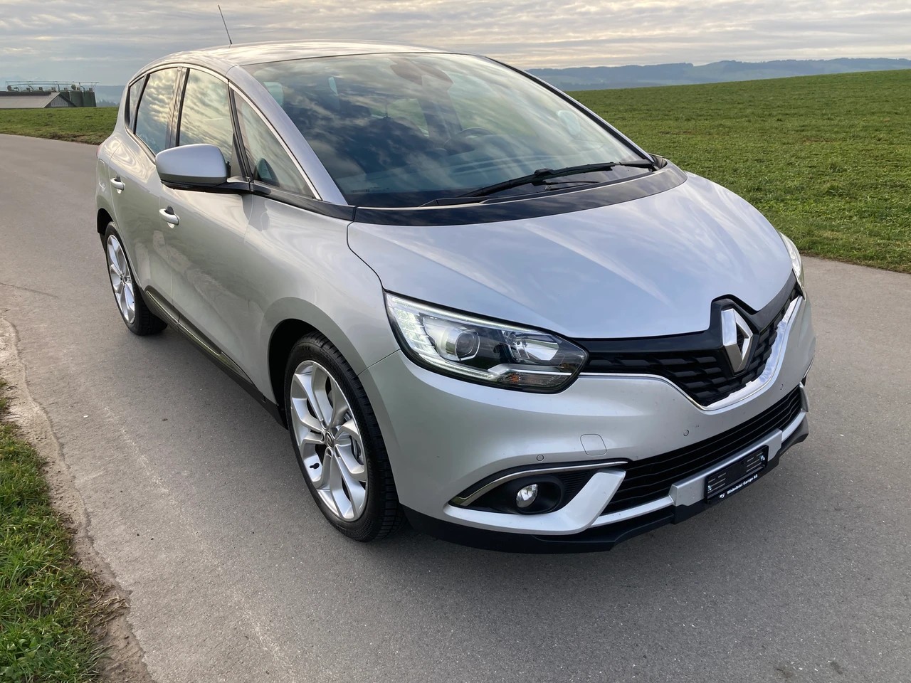 RENAULT Scénic 1.8 dCi Zen