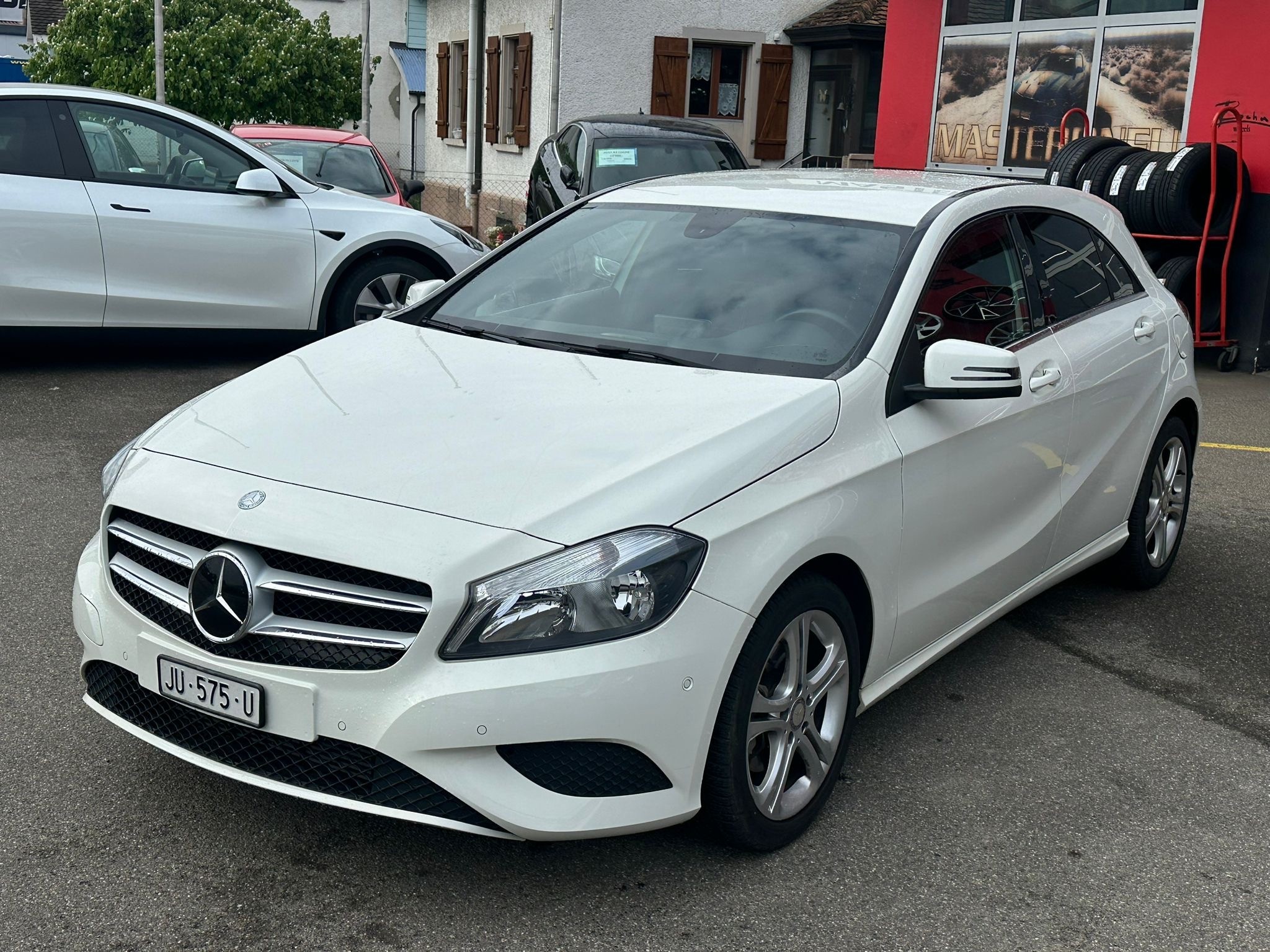 MERCEDES-BENZ A 180