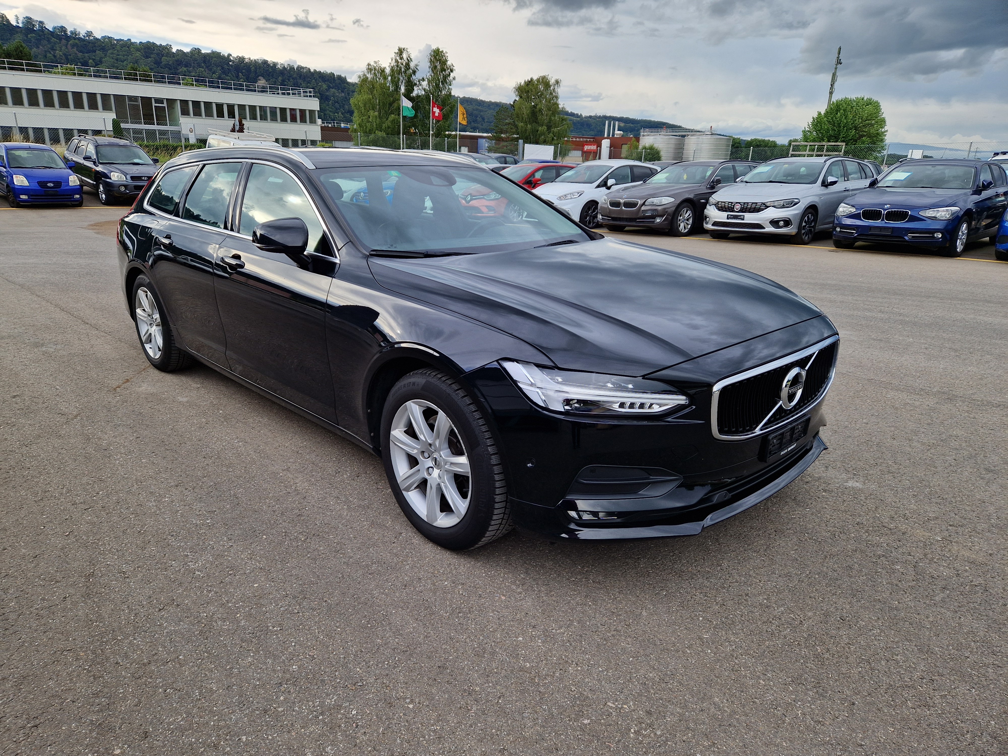 VOLVO V90 D4 Momentum Geartronic