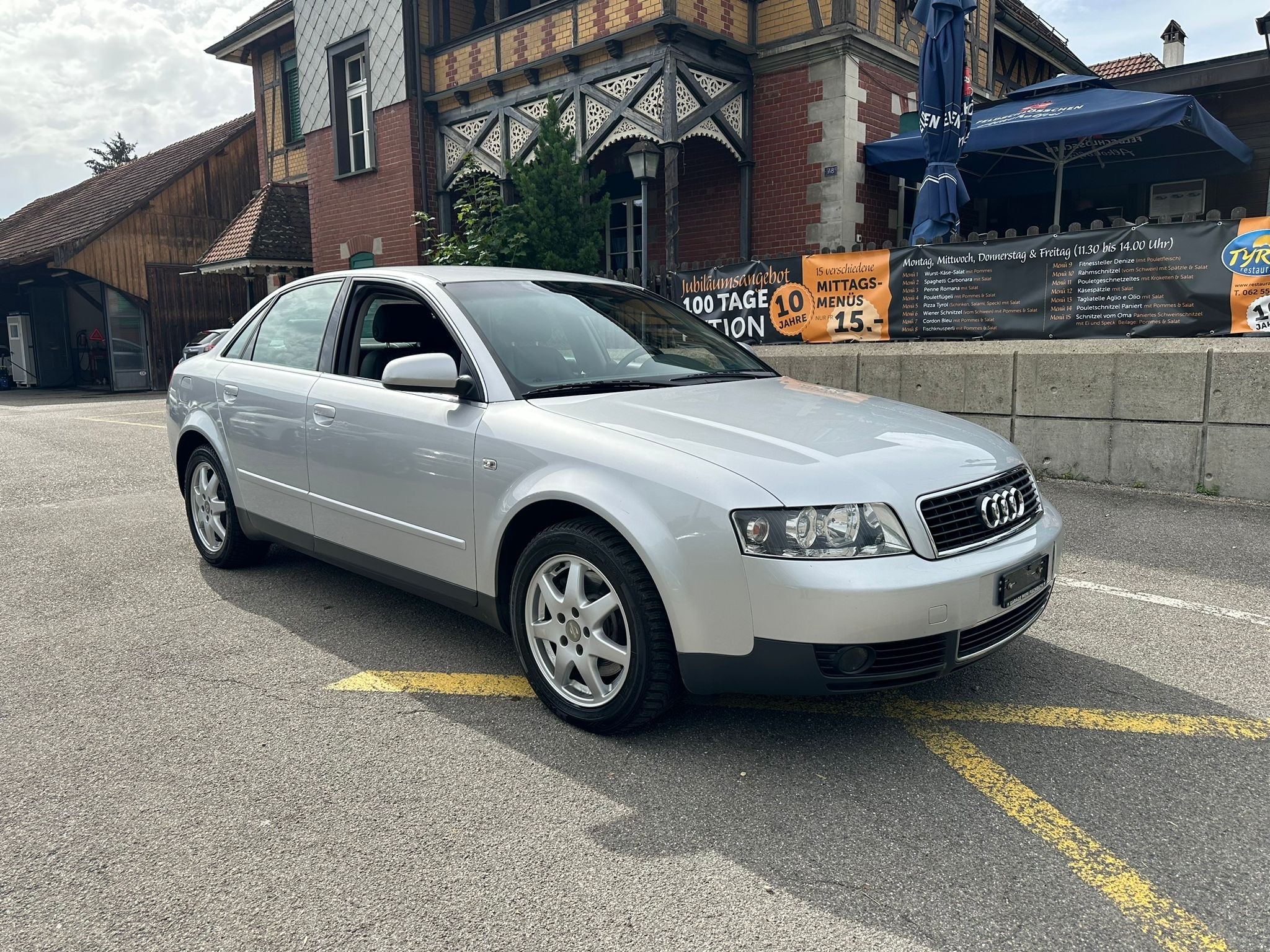 AUDI A4 2.4 V6