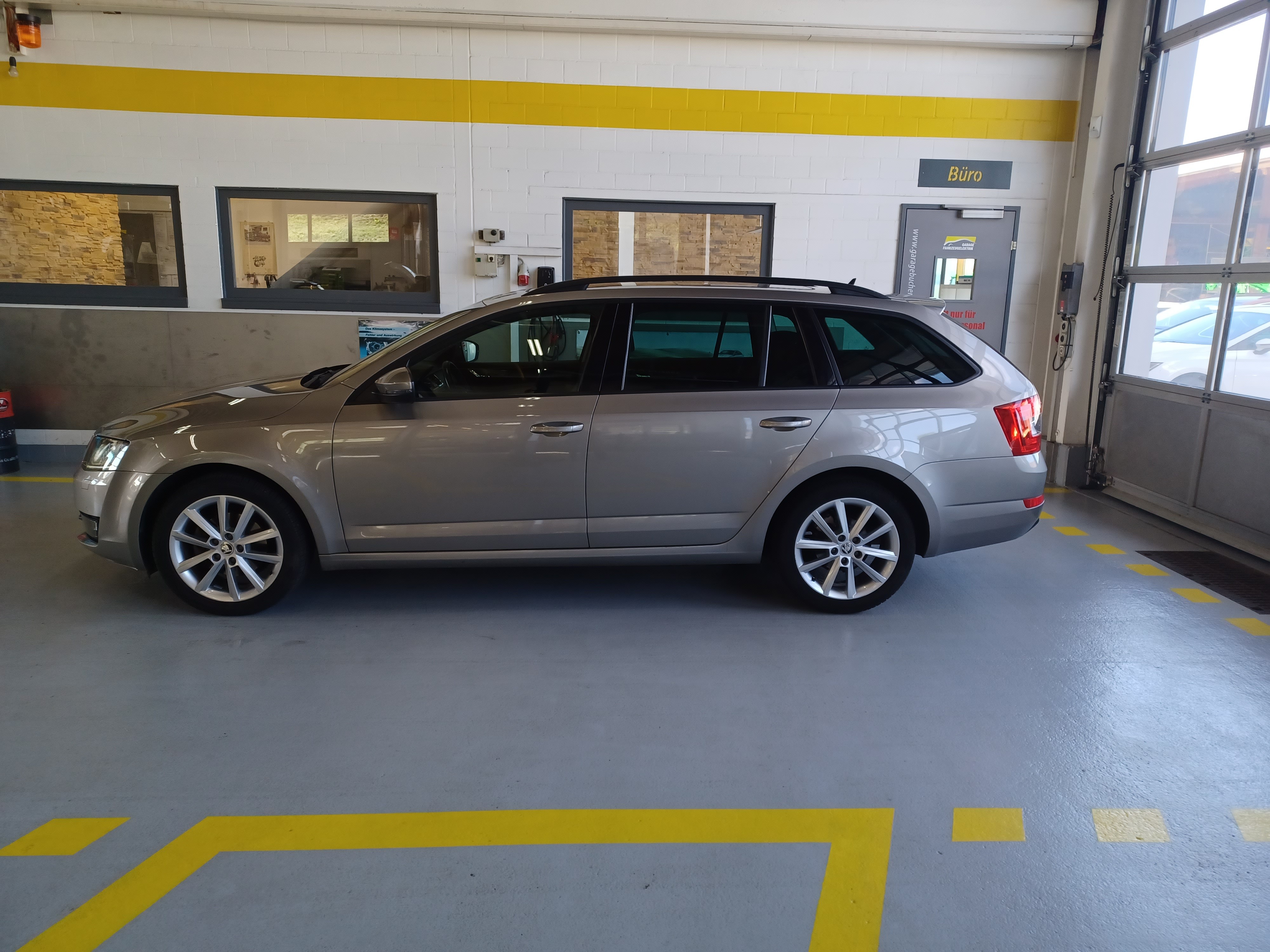 SKODA Octavia Combi 1.4 TSI Swiss Joy DSG