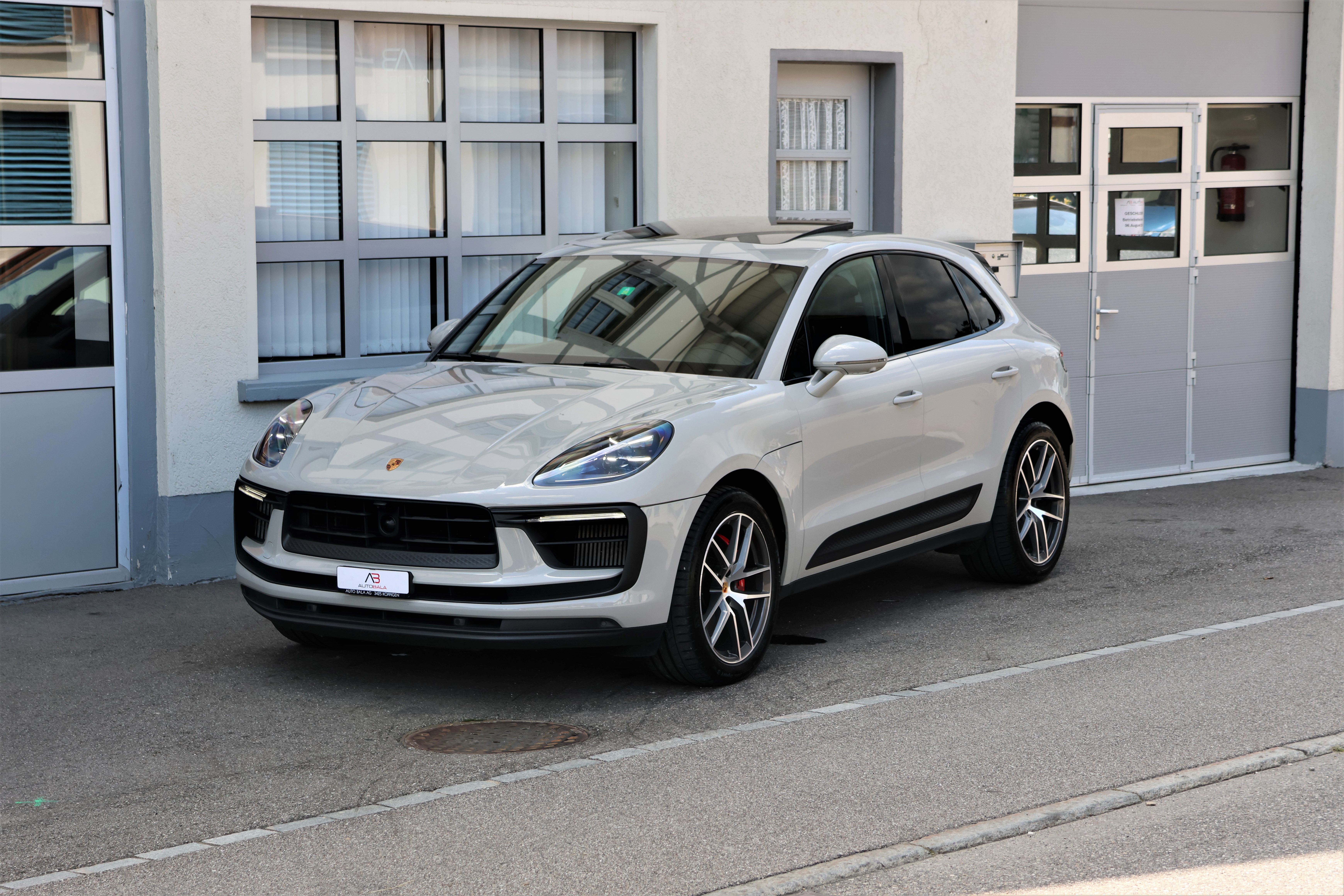 PORSCHE Macan S PDK 380PS (CH) Kreide