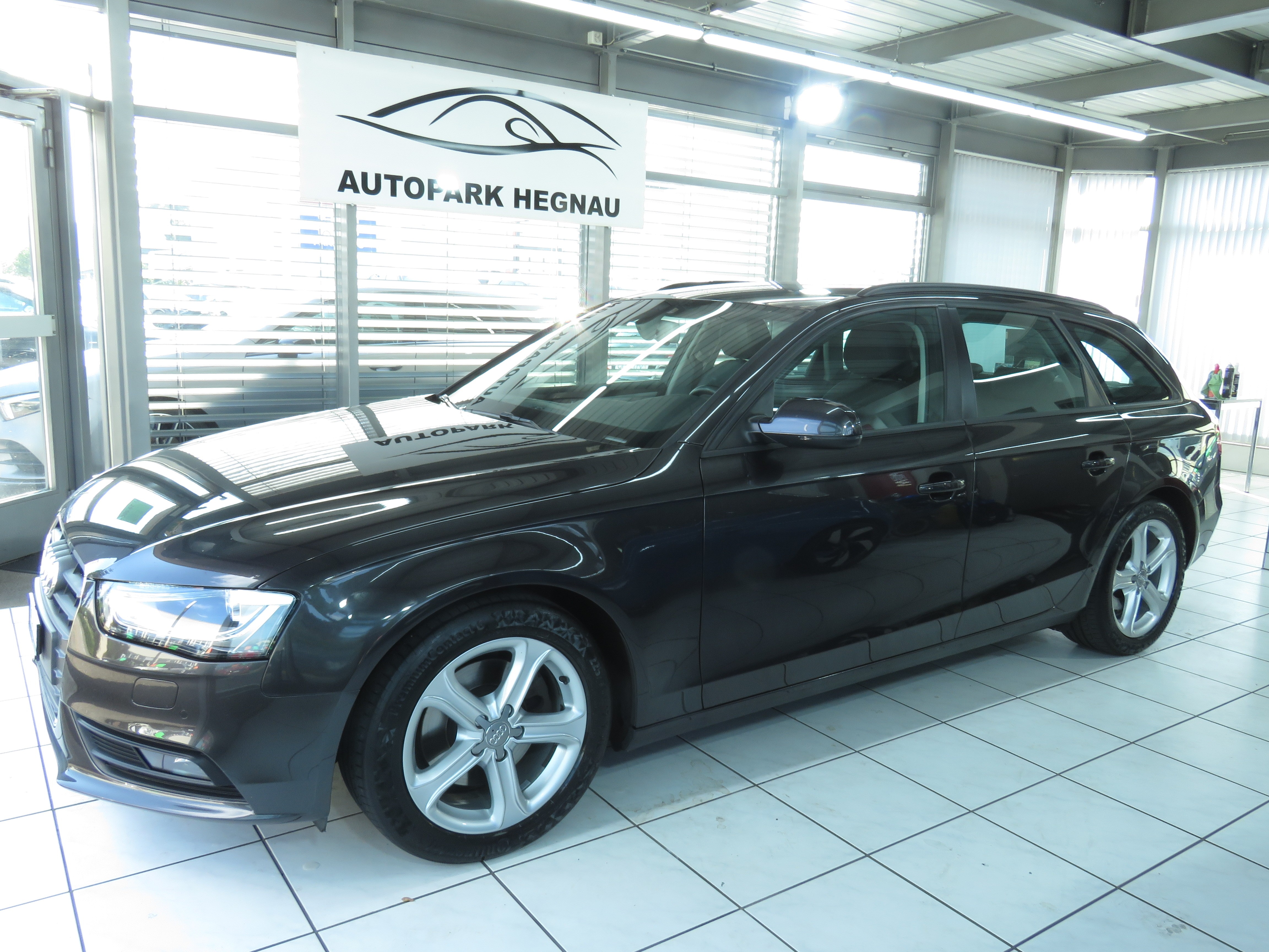 AUDI A4 Avant 2.0 TDI Quattro S-tronic (Automat)