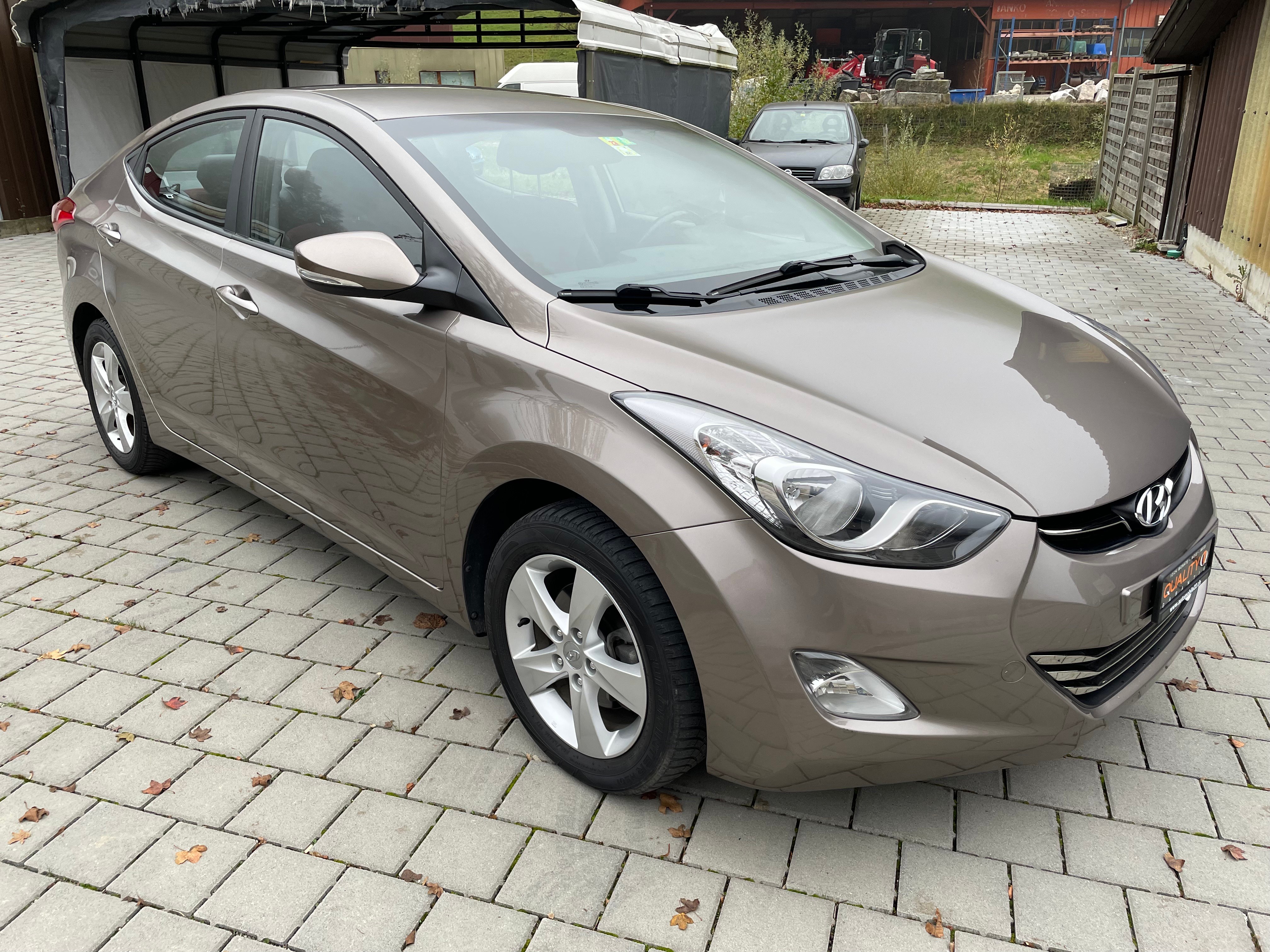 HYUNDAI ELANTRA