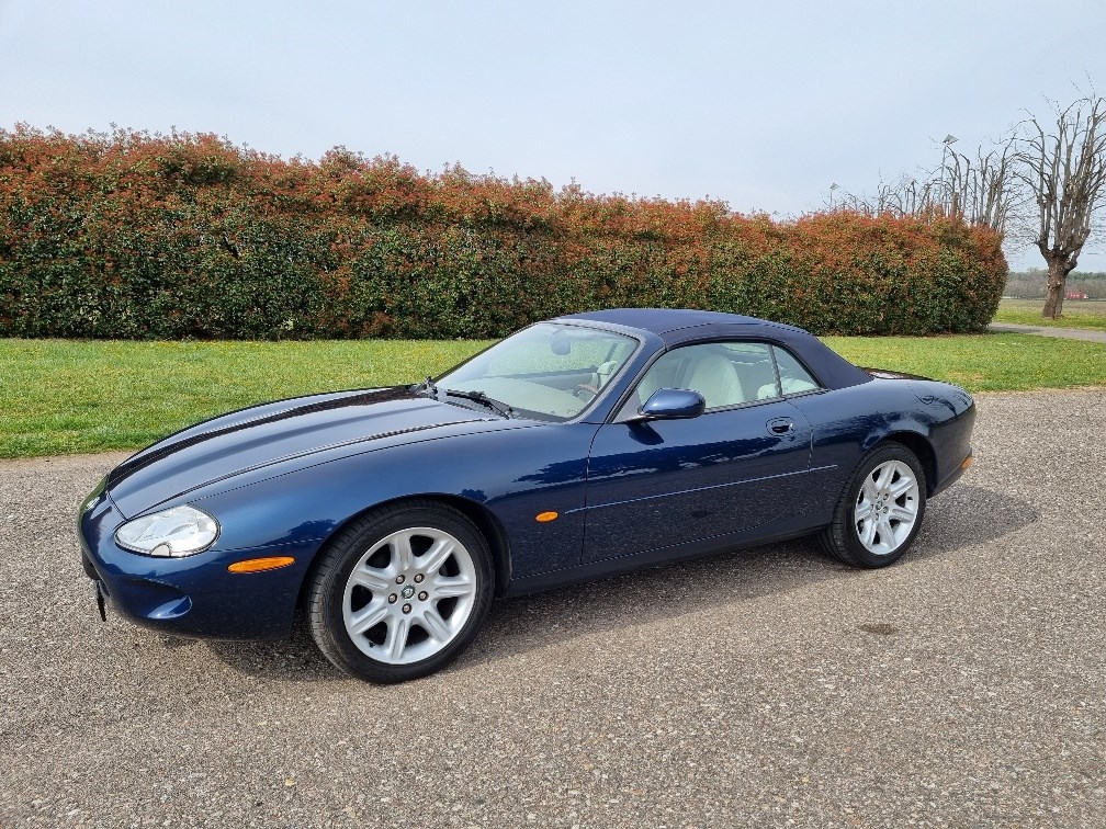 JAGUAR XK8 Convertible