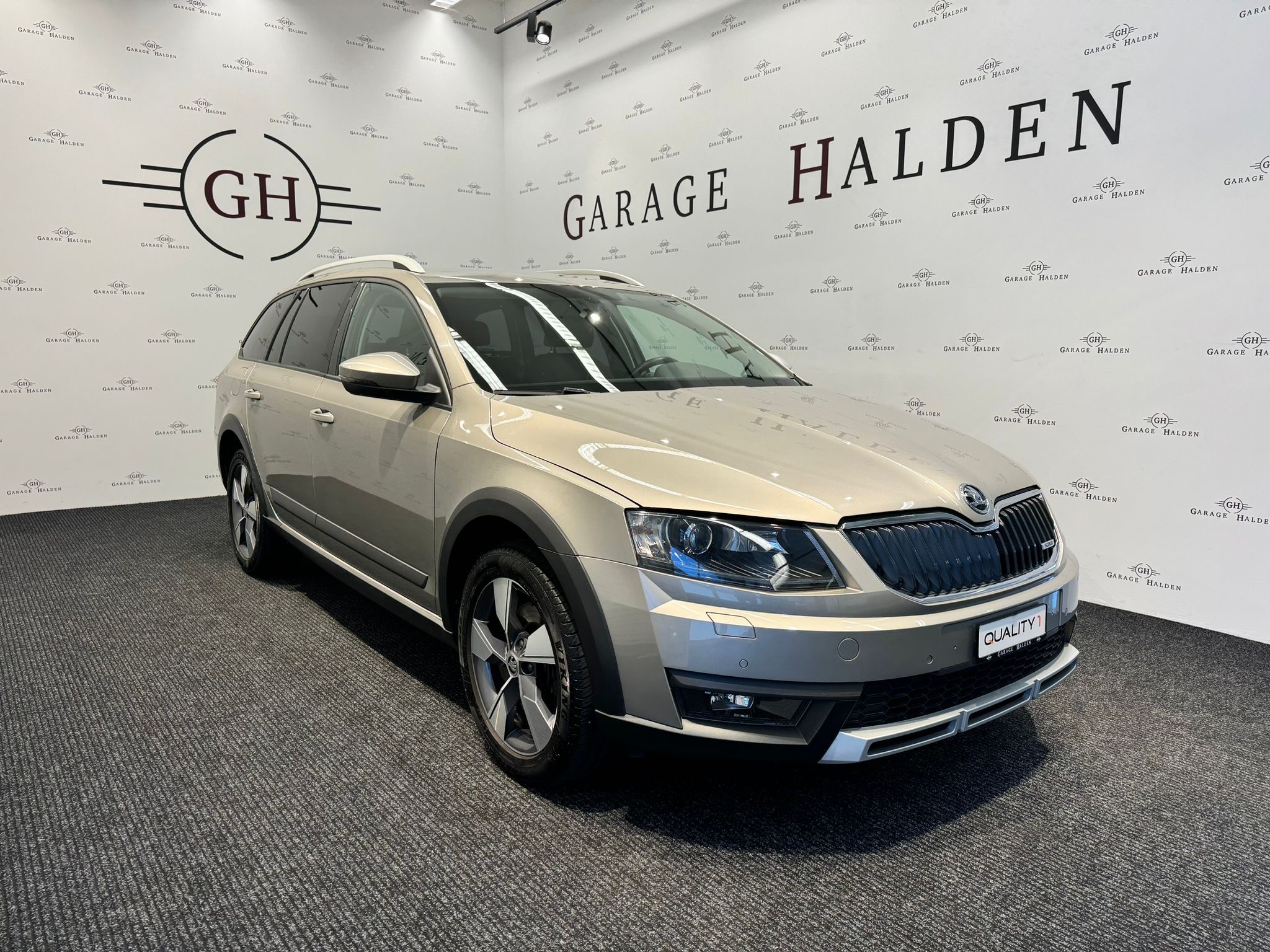 SKODA Octavia Combi 2.0 TDI Scout 4x4 DSG