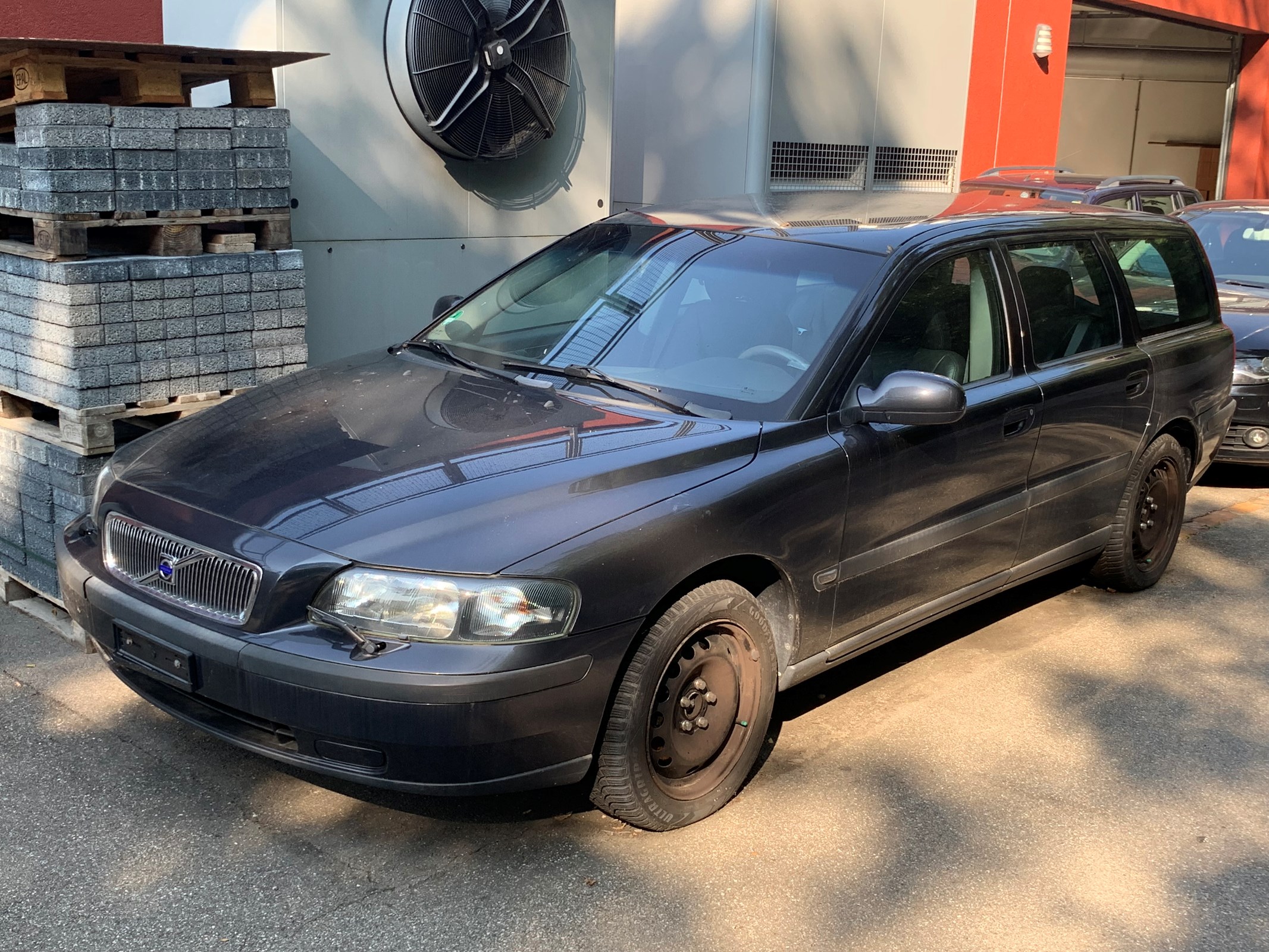 VOLVO V70 2.4