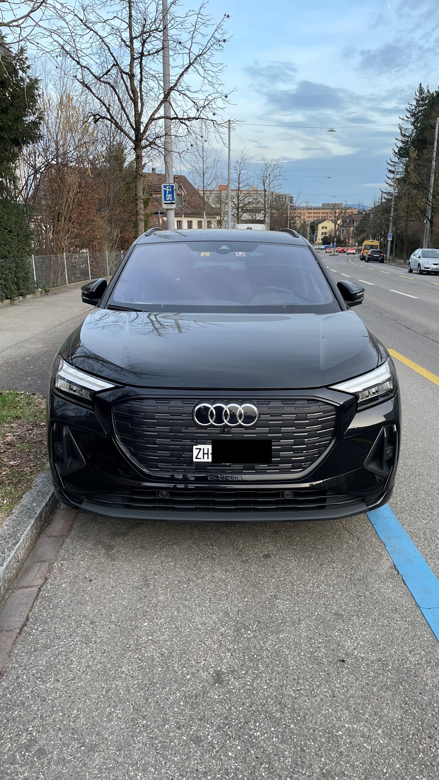 AUDI Q4 e-tron 50 quattro