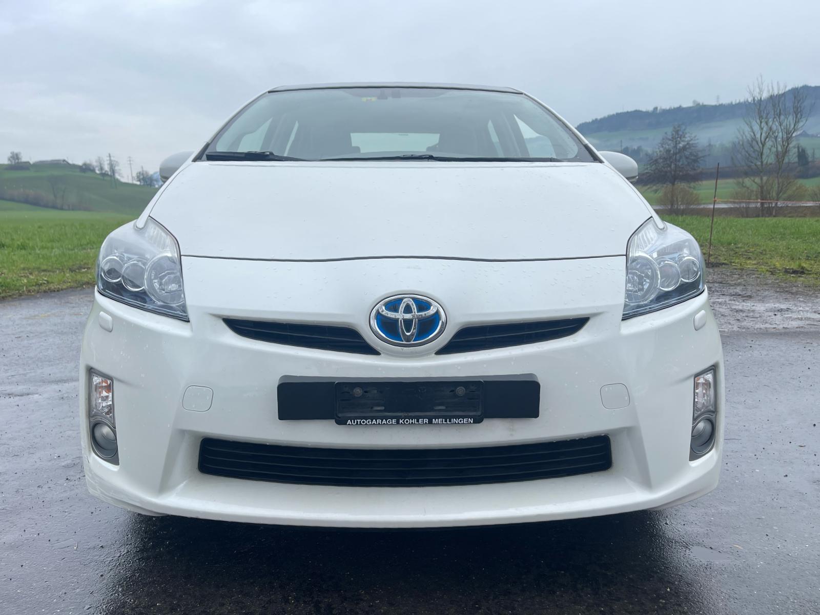 TOYOTA Prius 1.8 16V HSD Sol