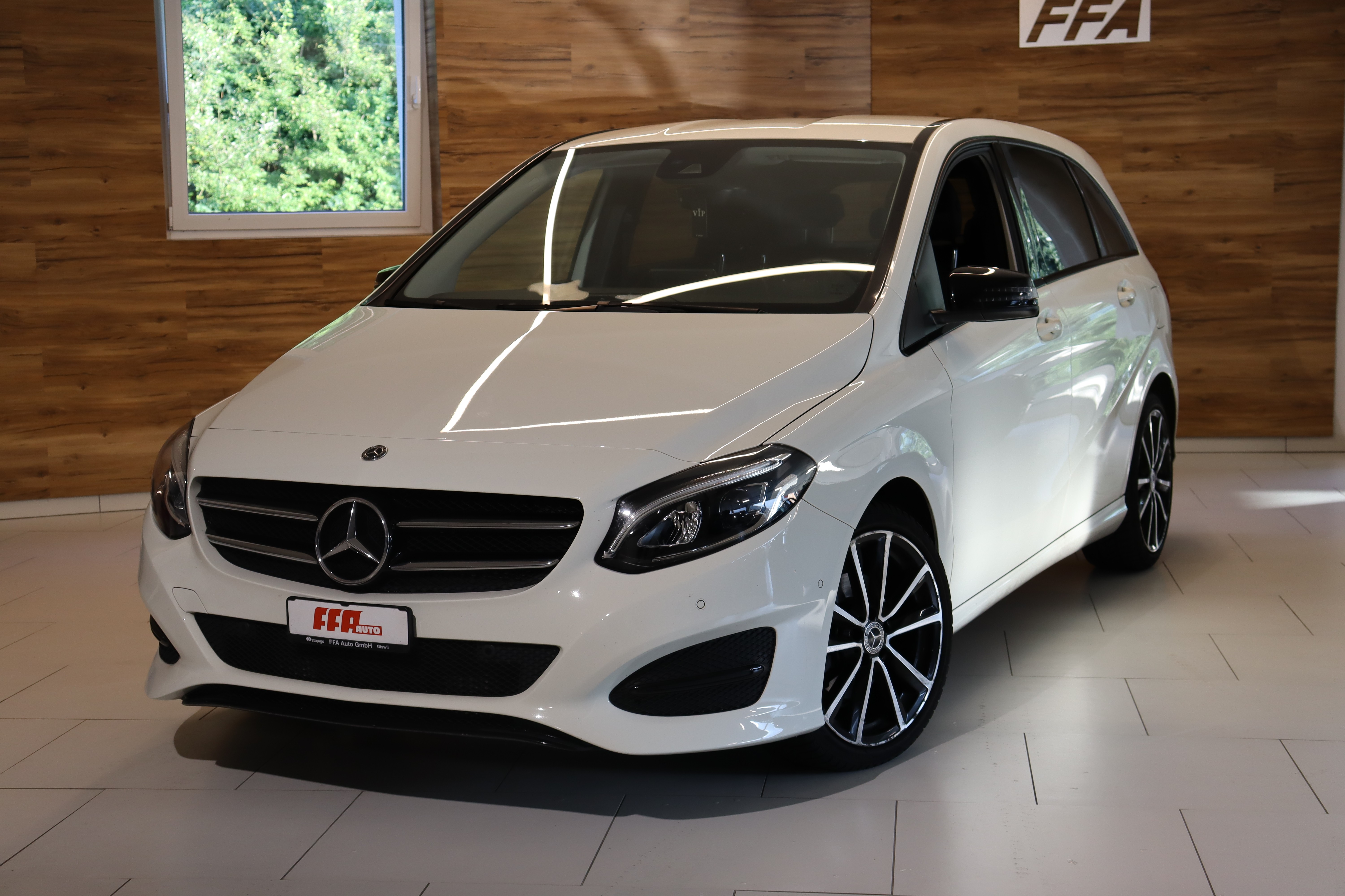 MERCEDES-BENZ B 220 d Urban 4m