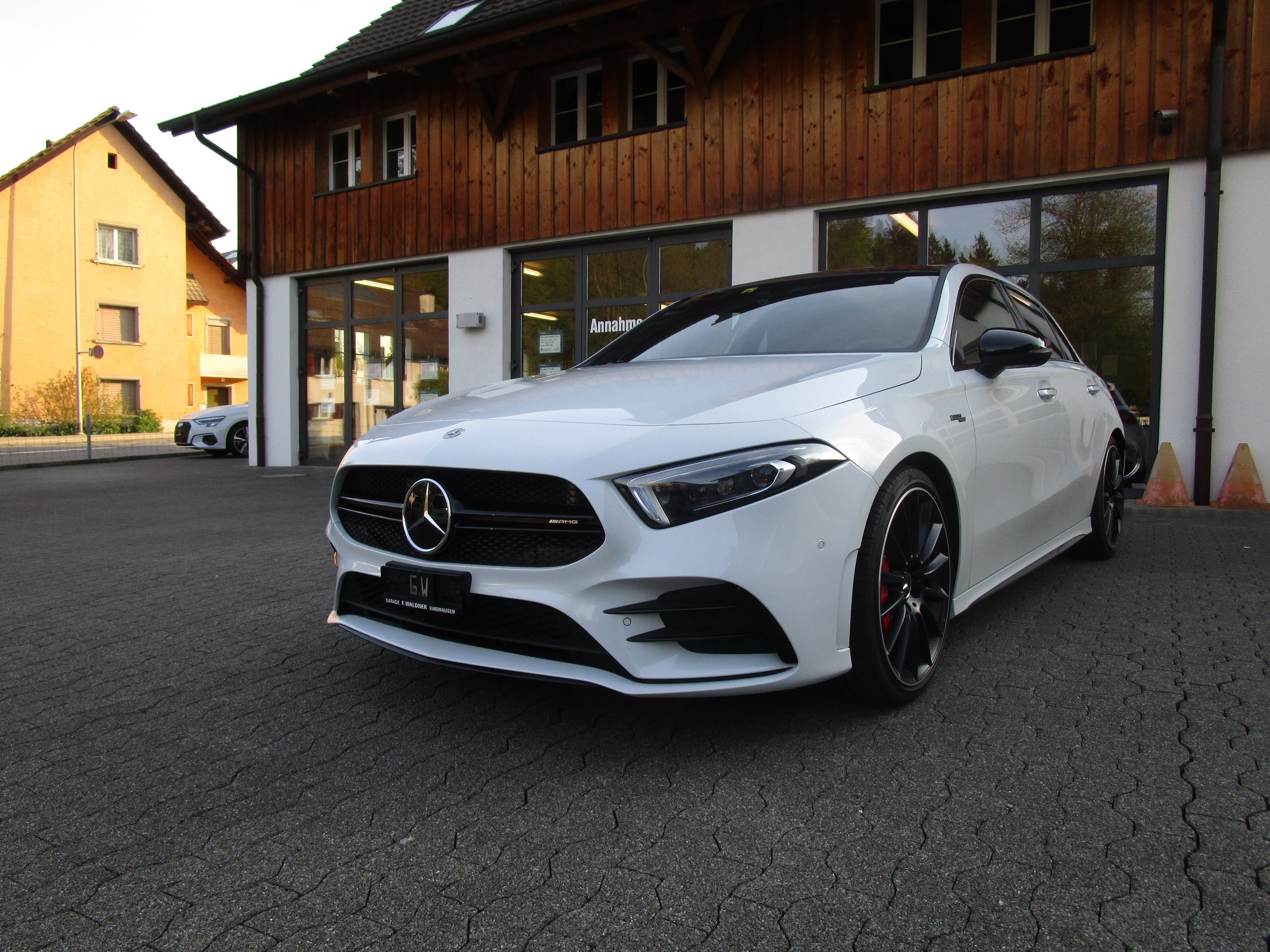 MERCEDES-BENZ A 35 AMG 4Matic Speedshift