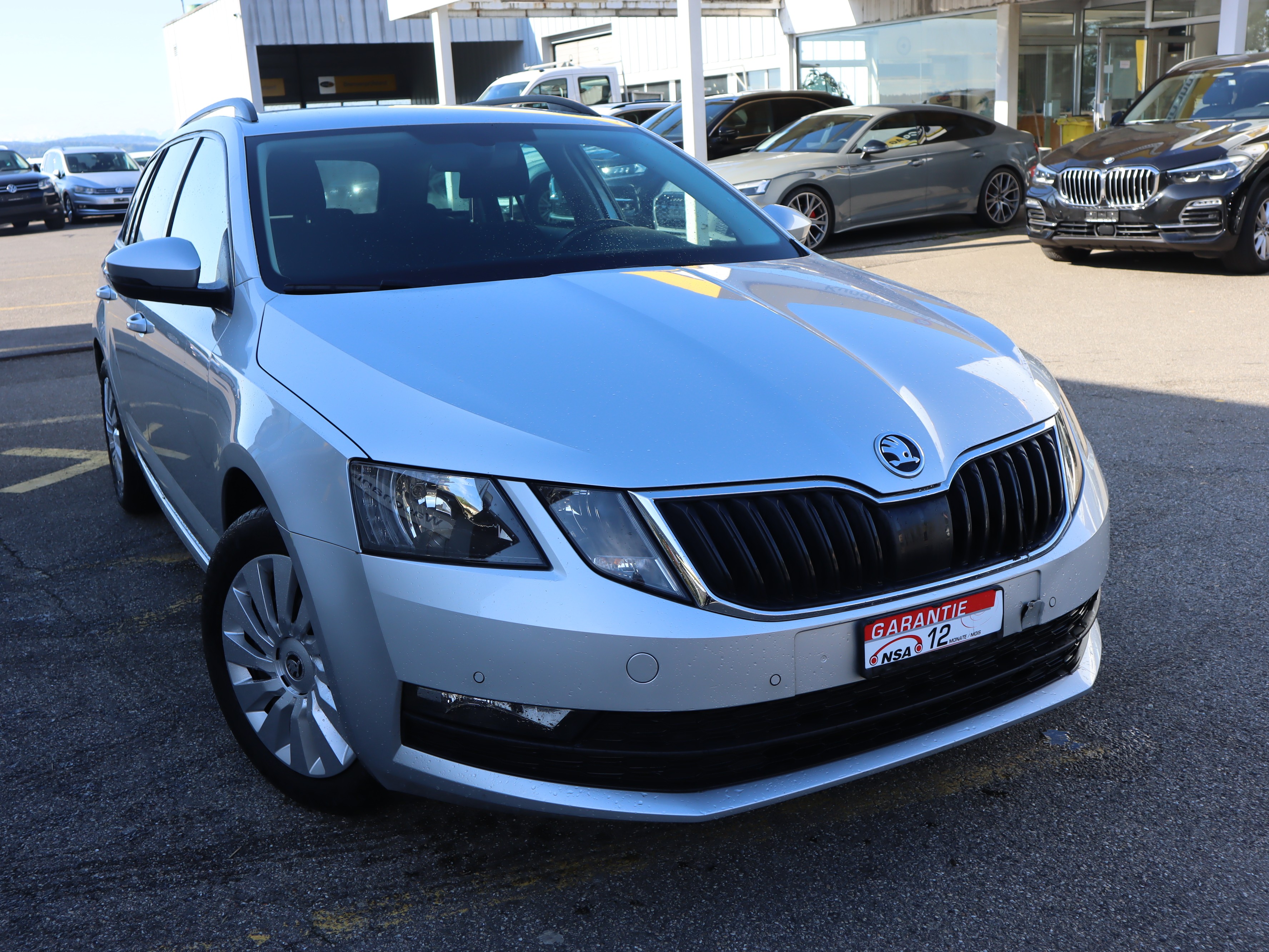 SKODA Octavia Combi 1.6 TDI Ambition DSG ** Gr-Navigation ** PDC ** Frisch ab MFK & Service **