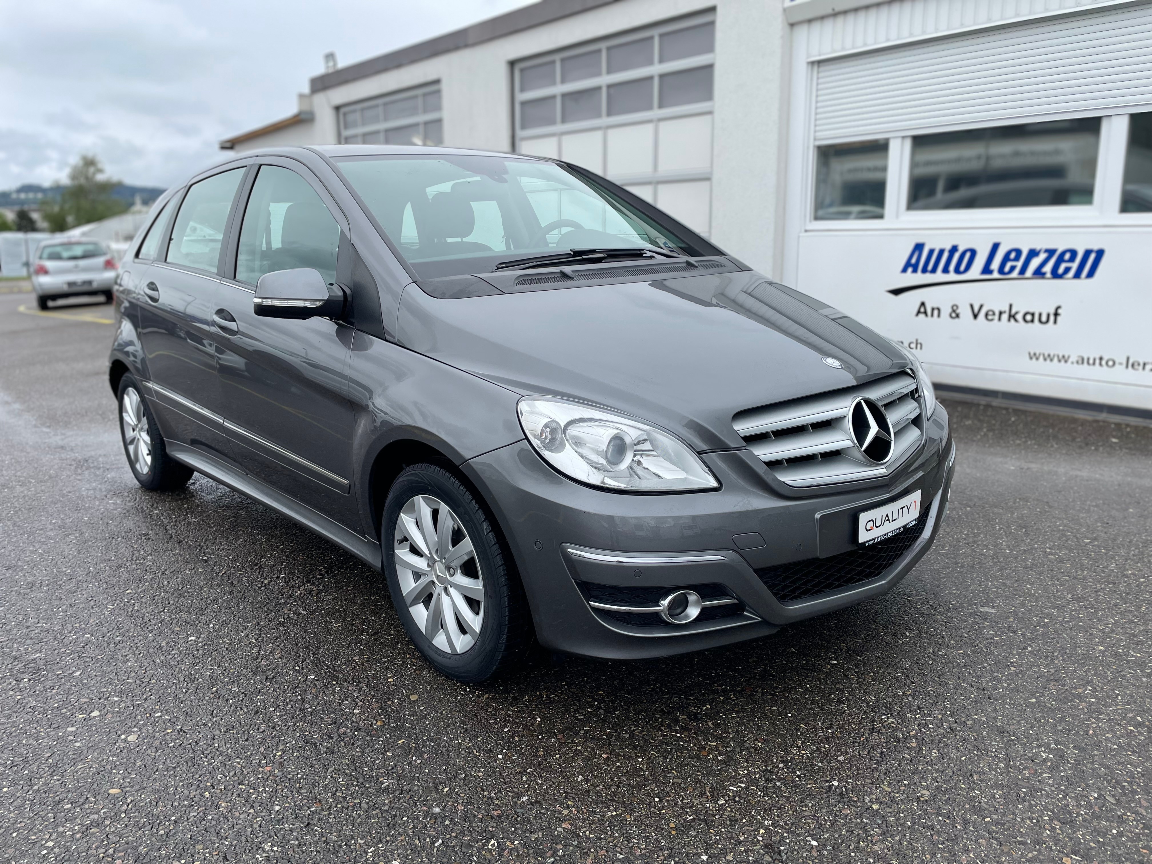 MERCEDES-BENZ B 180 Selection Autotronic