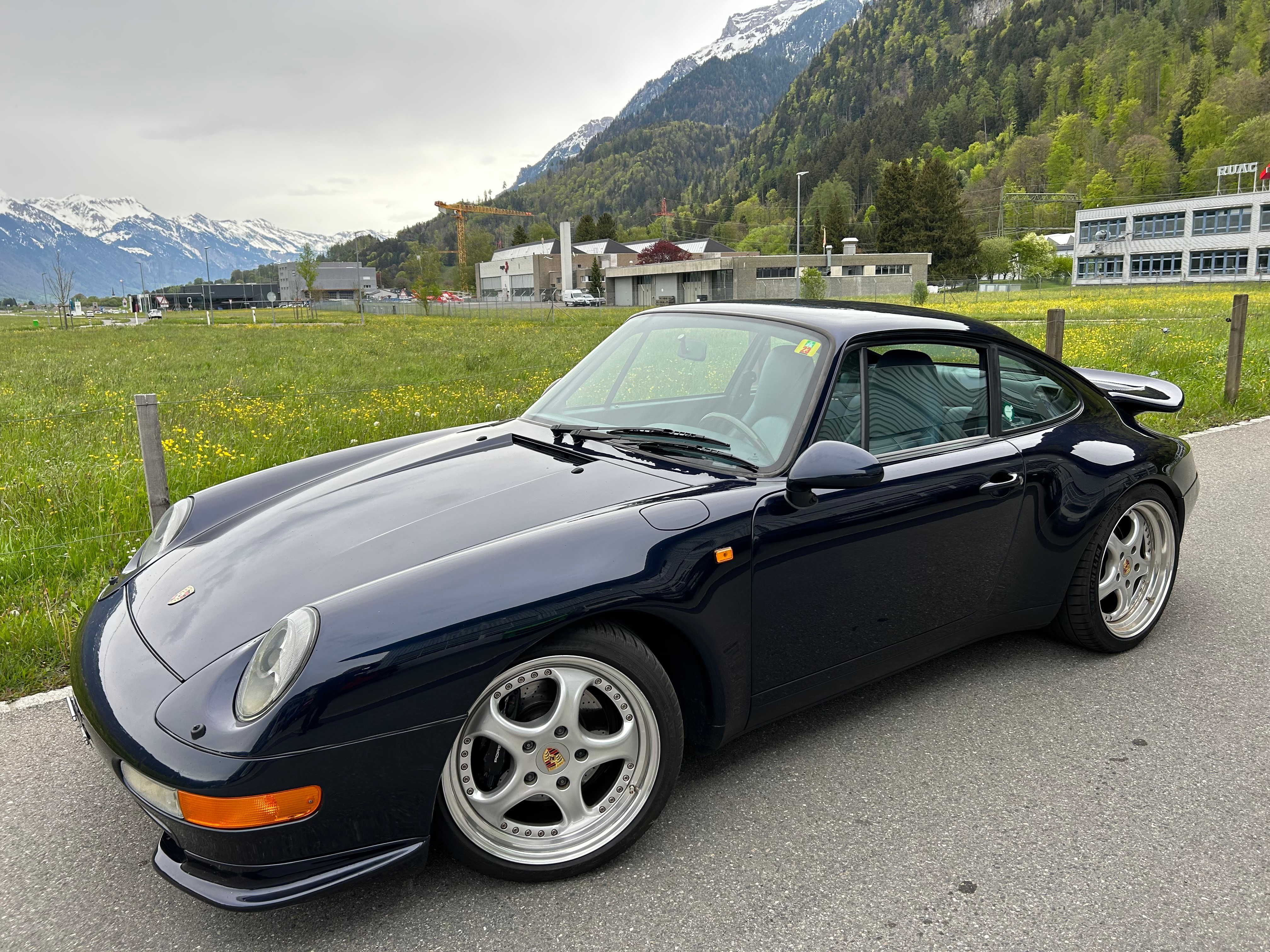 PORSCHE 911 Carrera