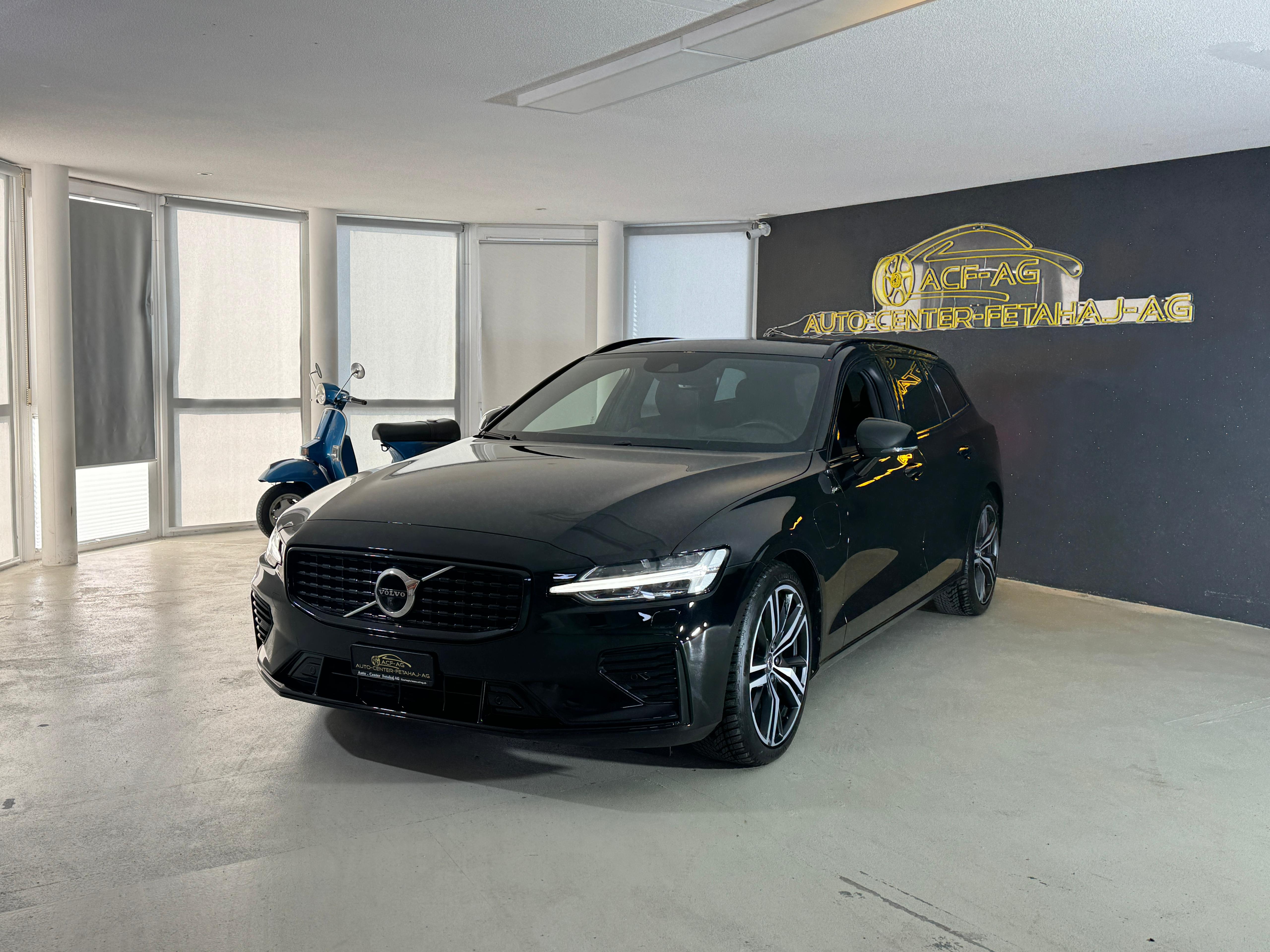 VOLVO V60 T8 eAWD Twin Engine R-Design Geartronic