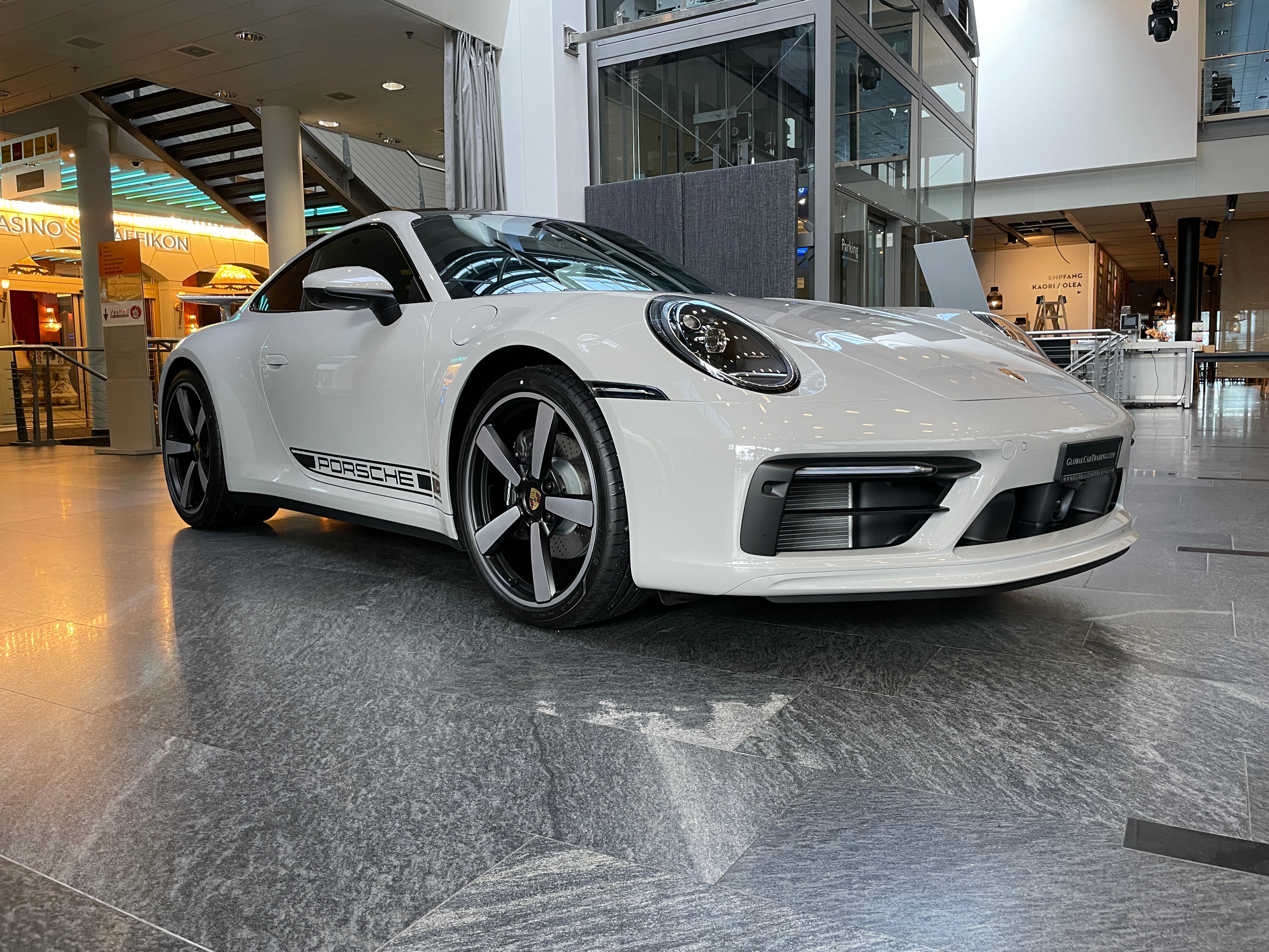 PORSCHE 911 Carrera PDK mit Aerokit