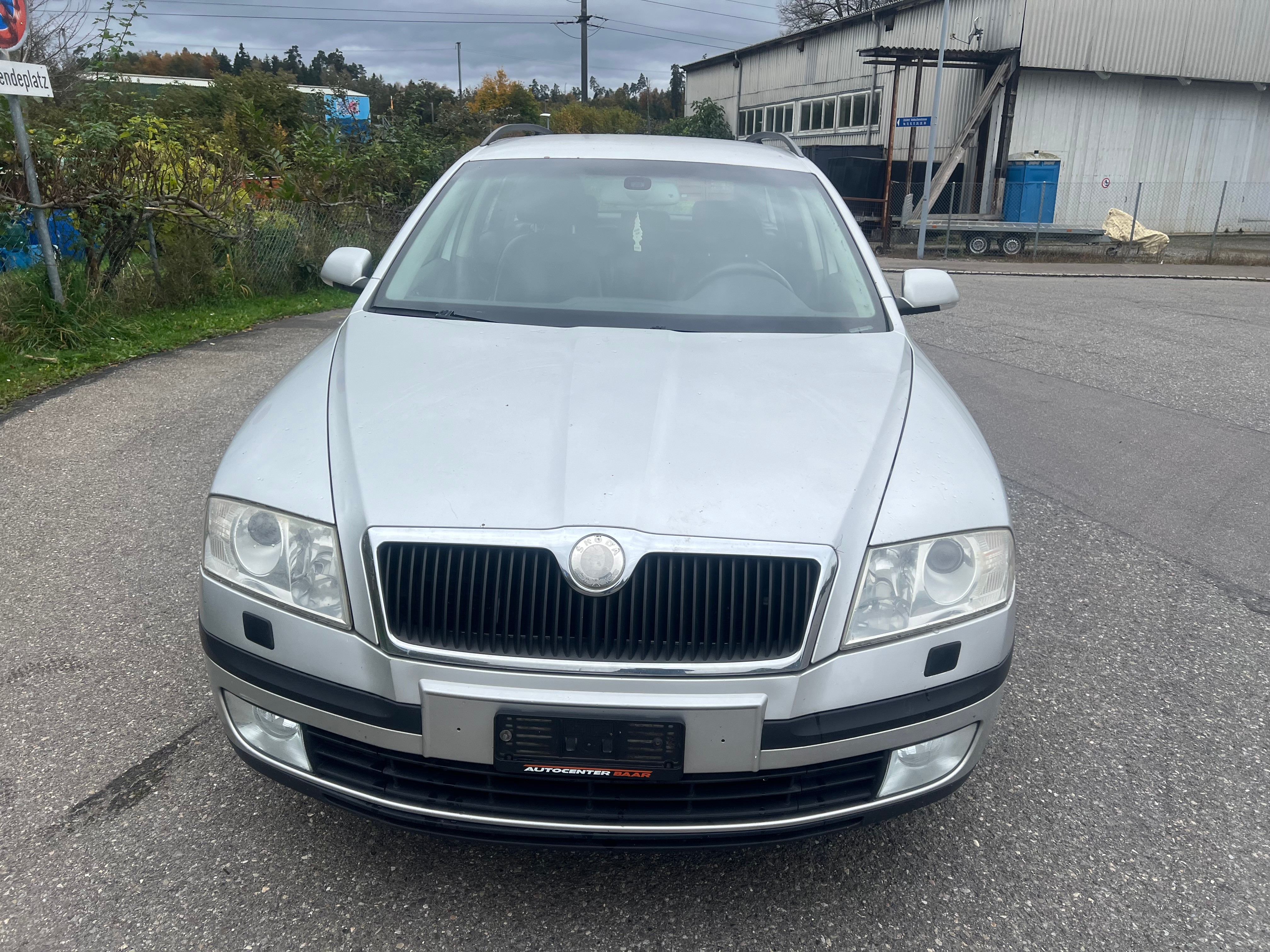 SKODA Octavia 2.0 FSI Ambiente Tiptronic