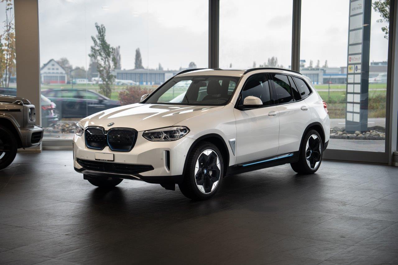 BMW iX3 Impressive