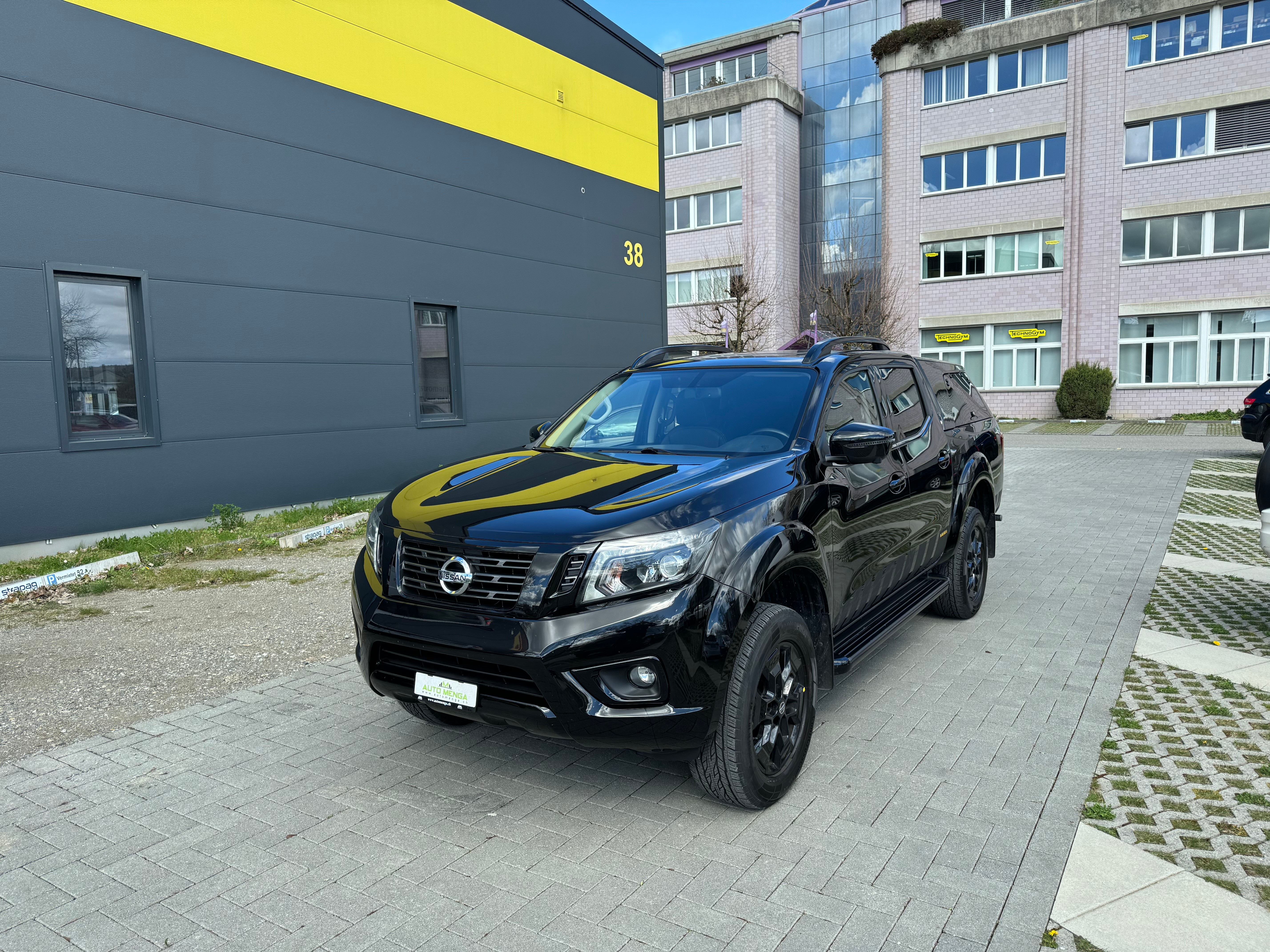 NISSAN Navara Double Cab N-Guard 2.3 dCi 4WD