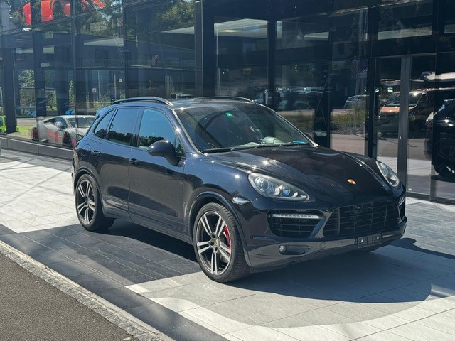 PORSCHE Cayenne Turbo