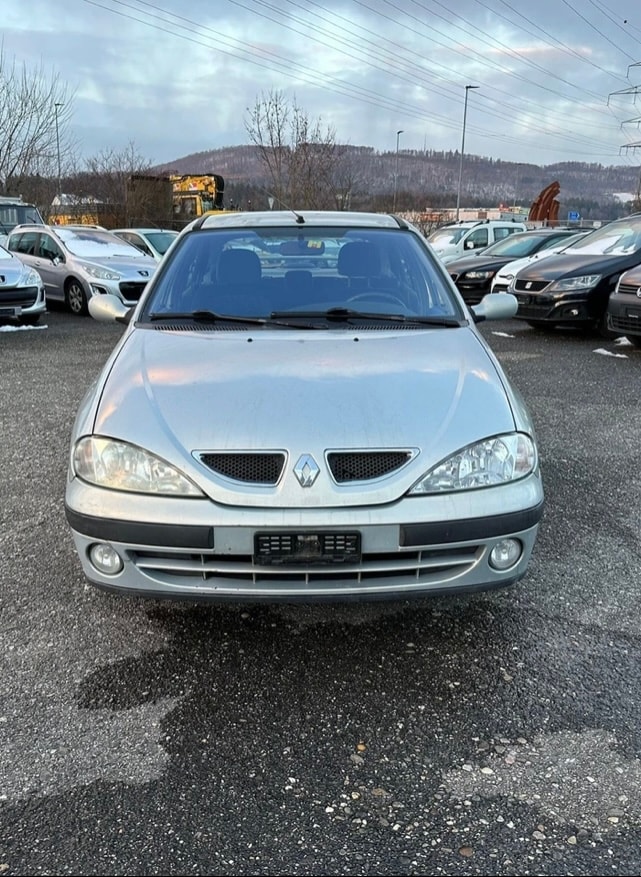 RENAULT Mégane 1.6 16V Dynamique Automatic