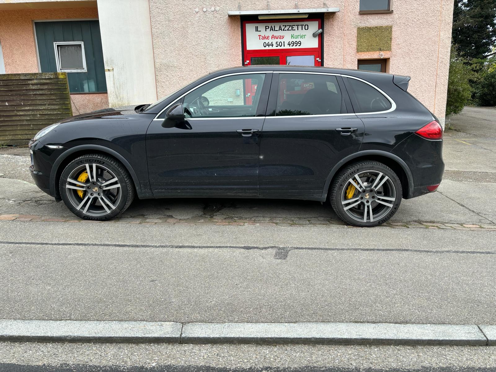 PORSCHE Cayenne Turbo