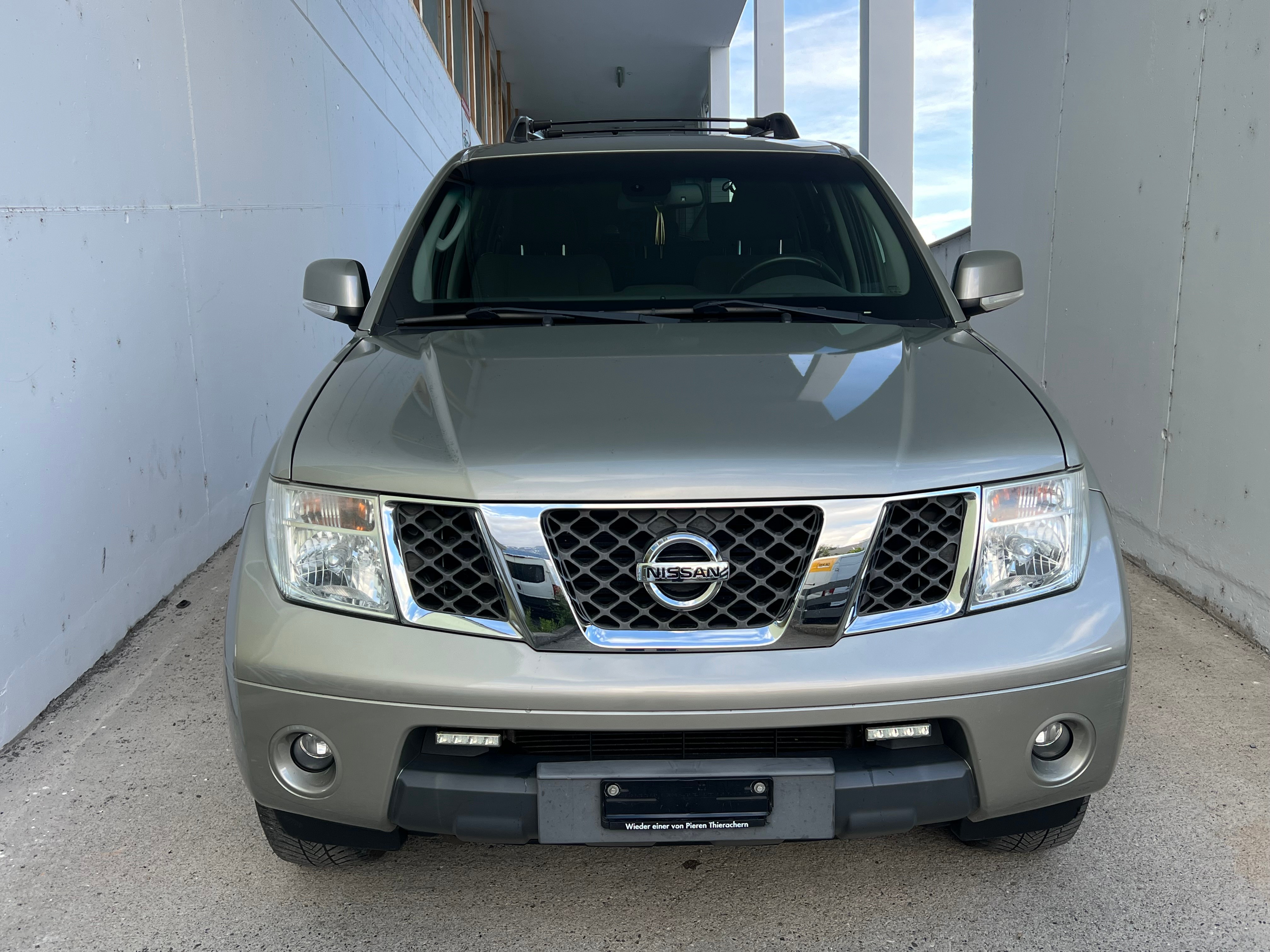 NISSAN Pathfinder 2.5 dCi LE