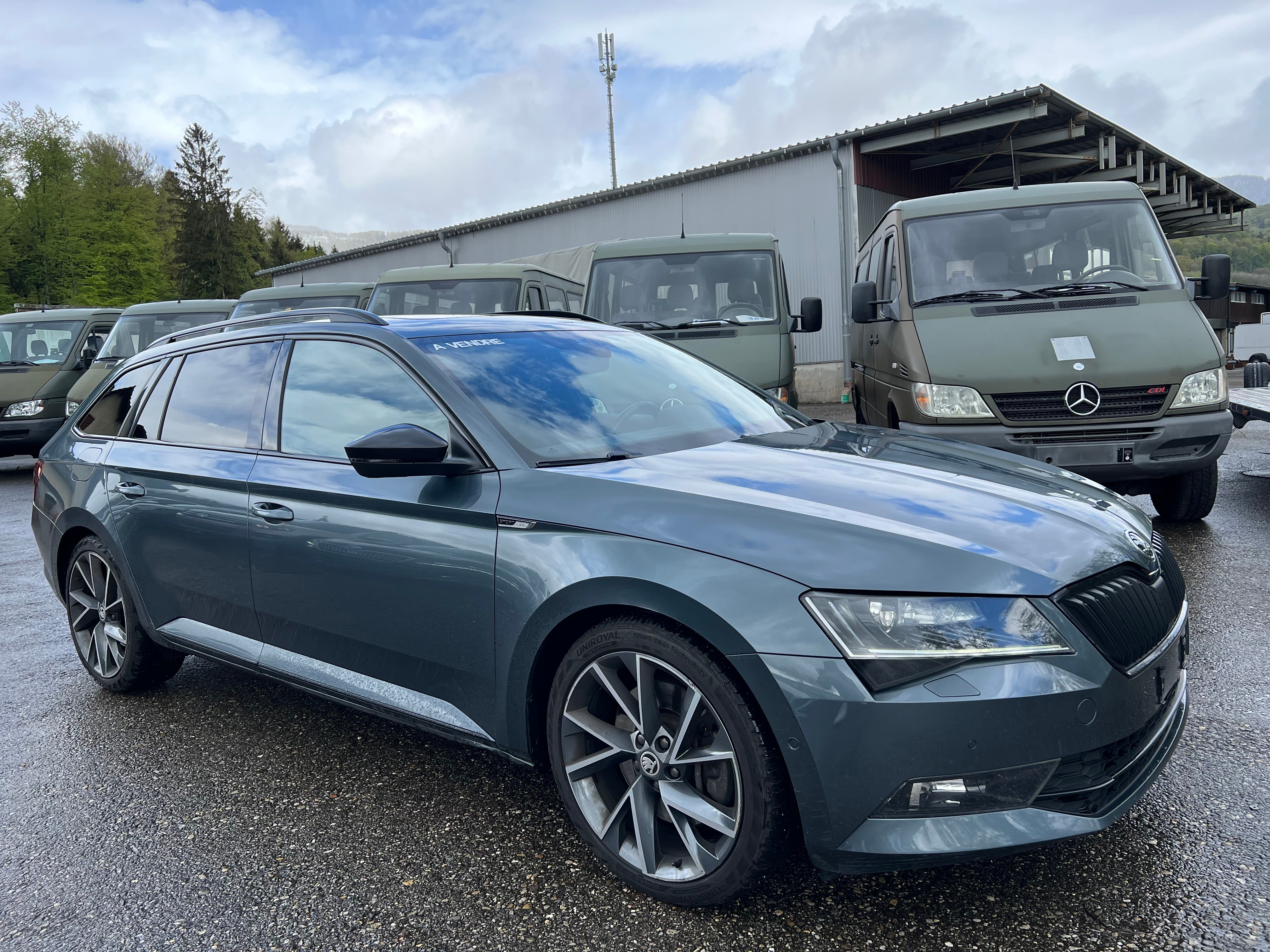 SKODA Superb Combi 2.0 TSI SportLine+ DSG 4x4 *AHK 2200 kg*Panorama*