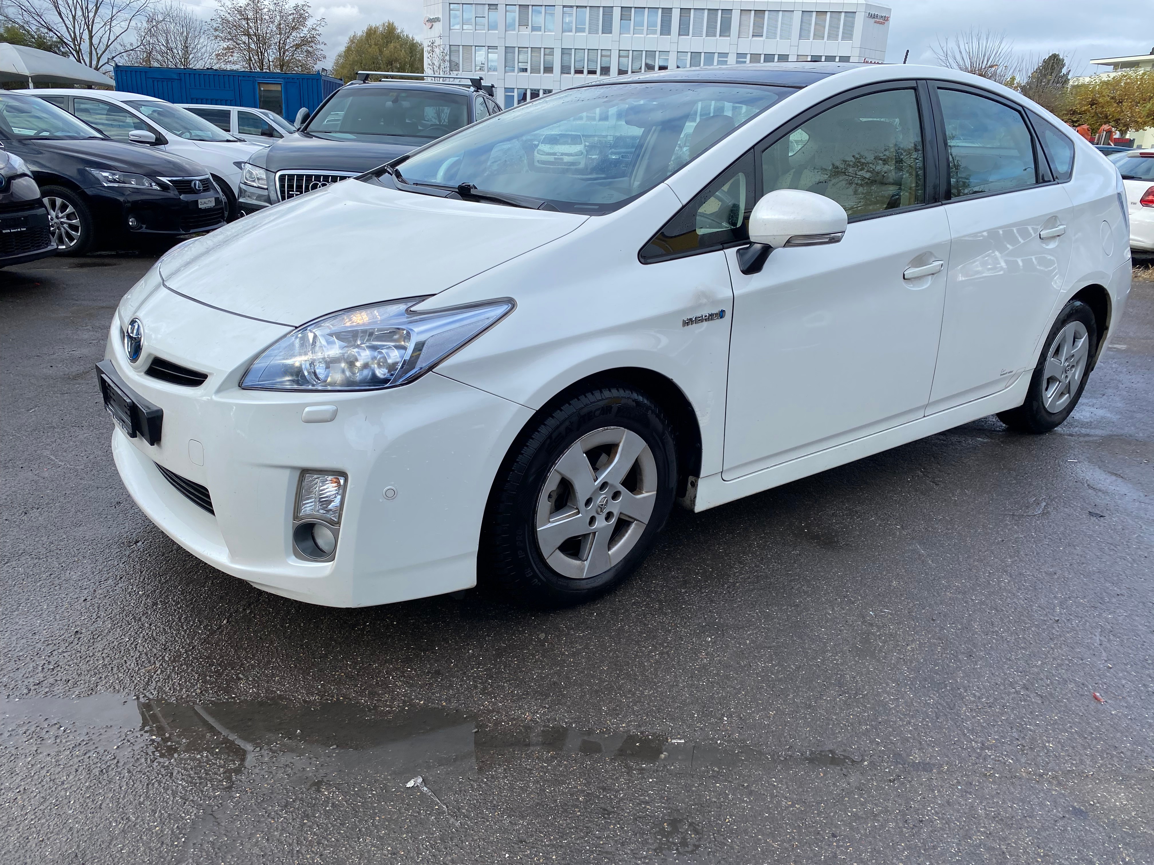 TOYOTA Prius 1.8 16V HSD Sol Premium