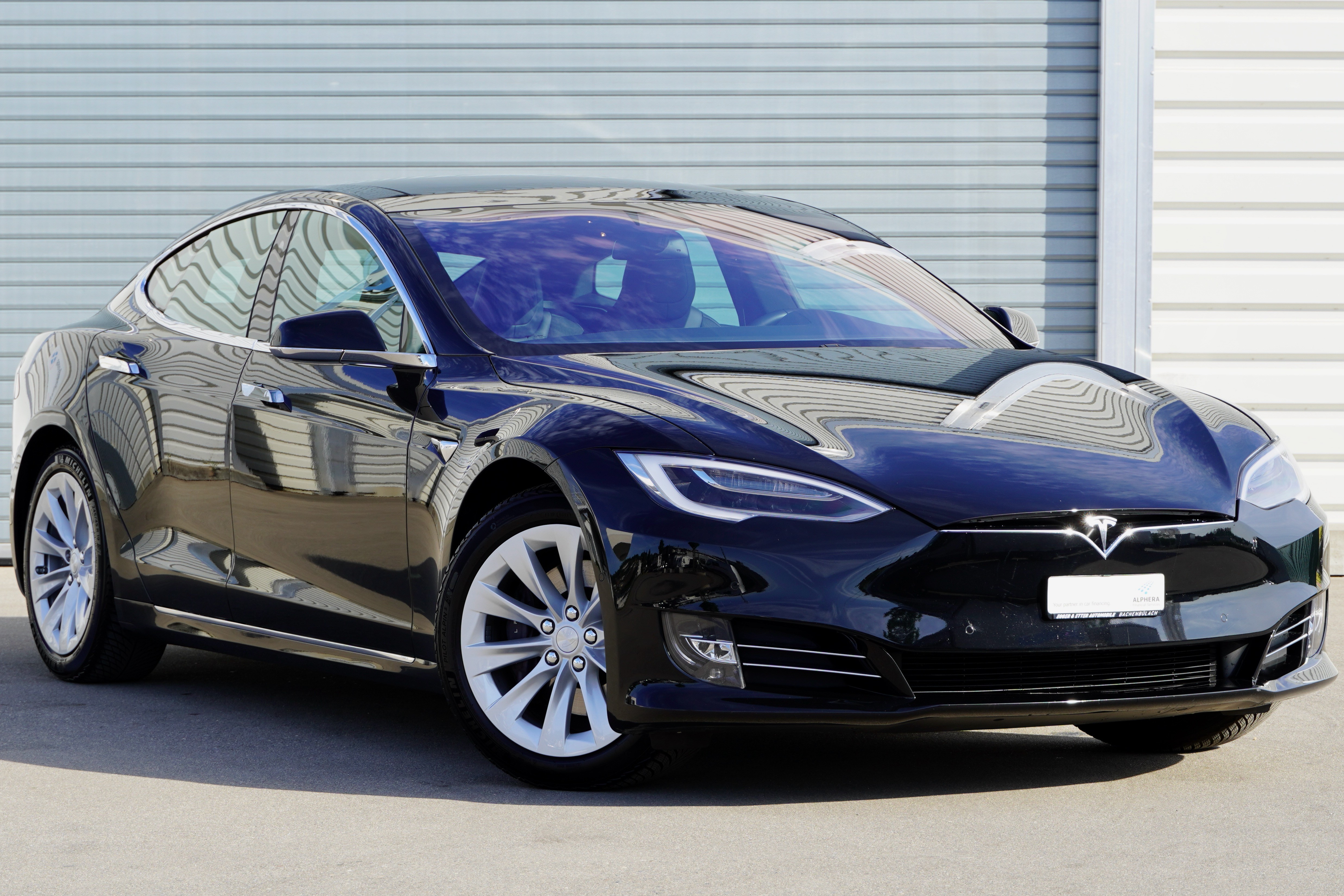 TESLA Model S 75 D