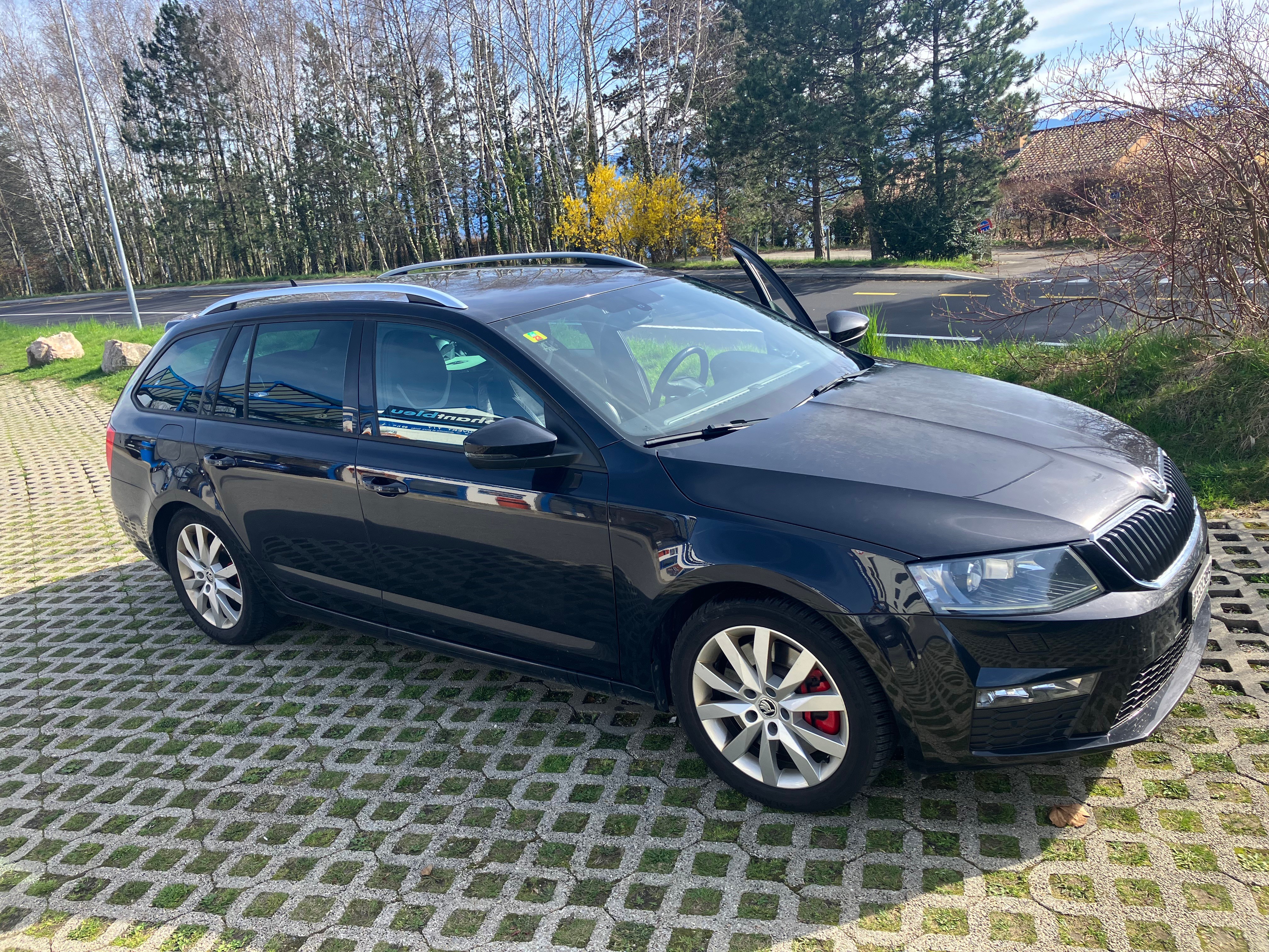 SKODA Octavia Combi 2.0 TSI RS