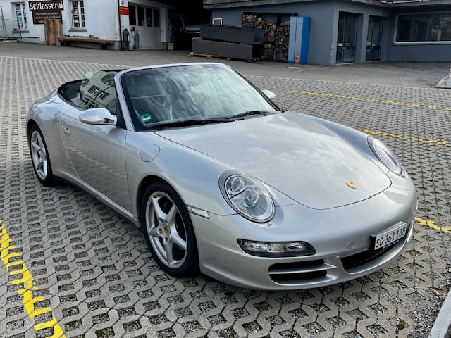 PORSCHE 911 Cabrio Carrera 4