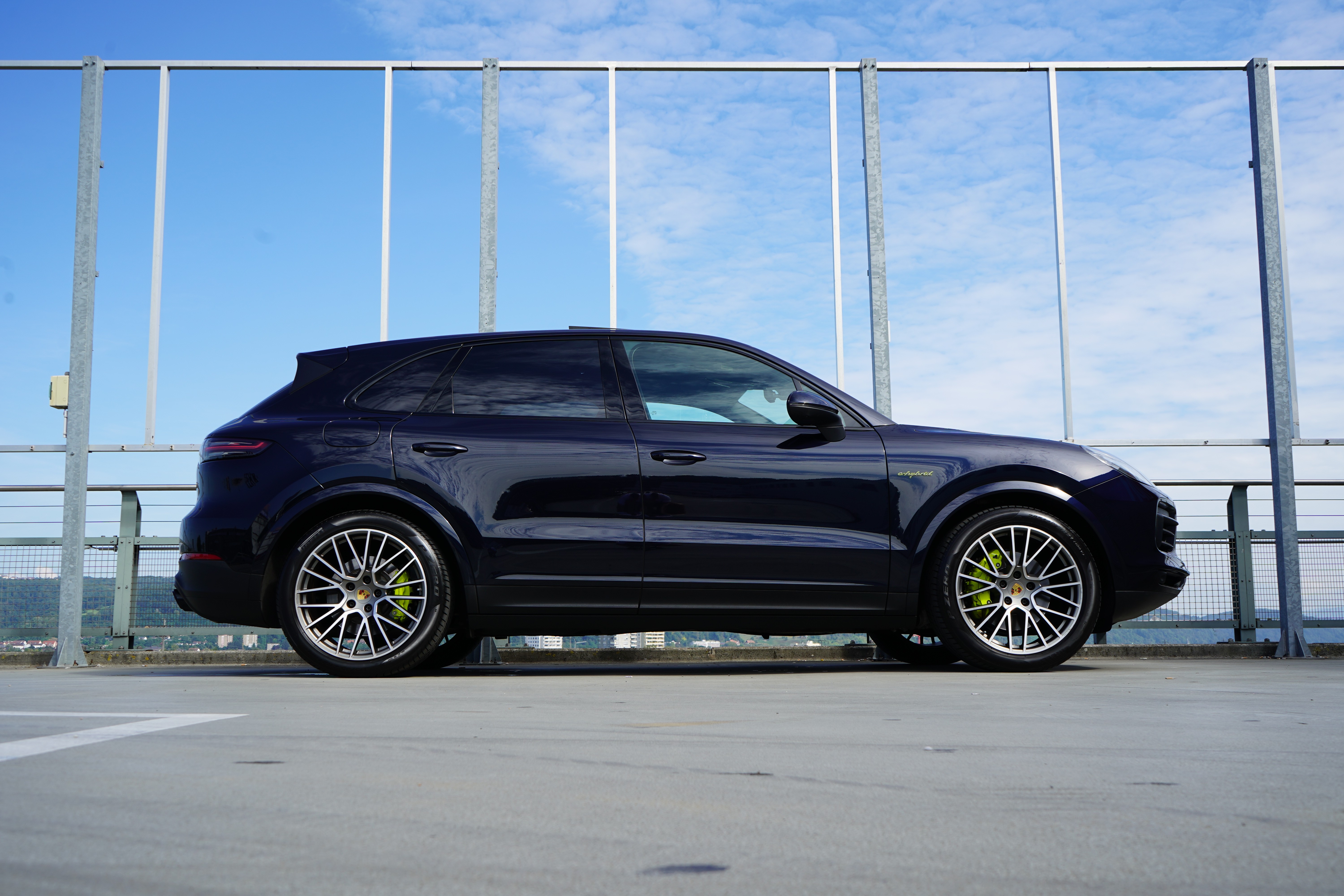 PORSCHE CAYENNE E-HYBRID PLATINUM EDITION l 462 PS