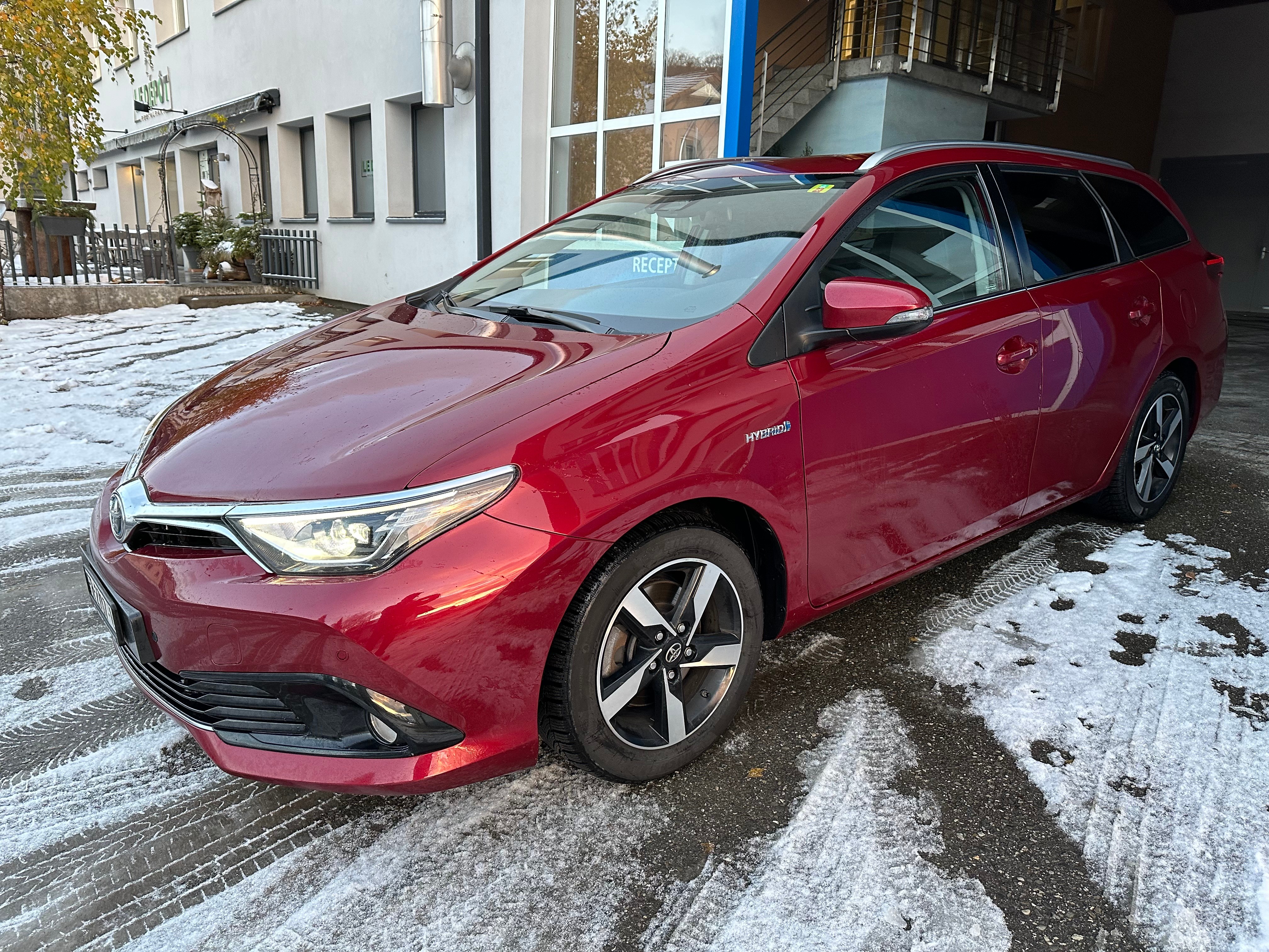 TOYOTA Auris Touring Sports 1.8 HSD Active e-CVT