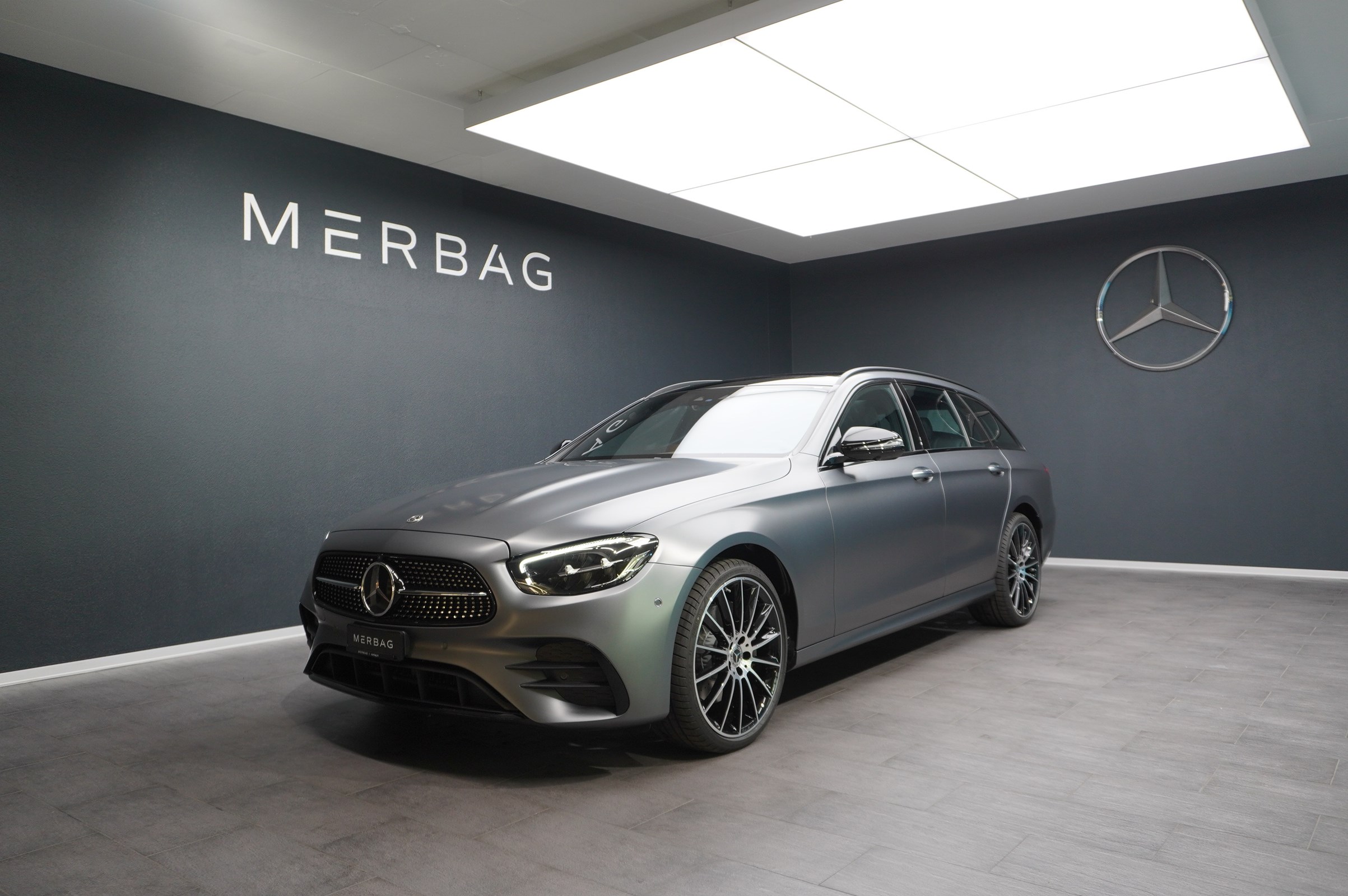 MERCEDES-BENZ E 220 d T 4M AMG Line Swiss-Star