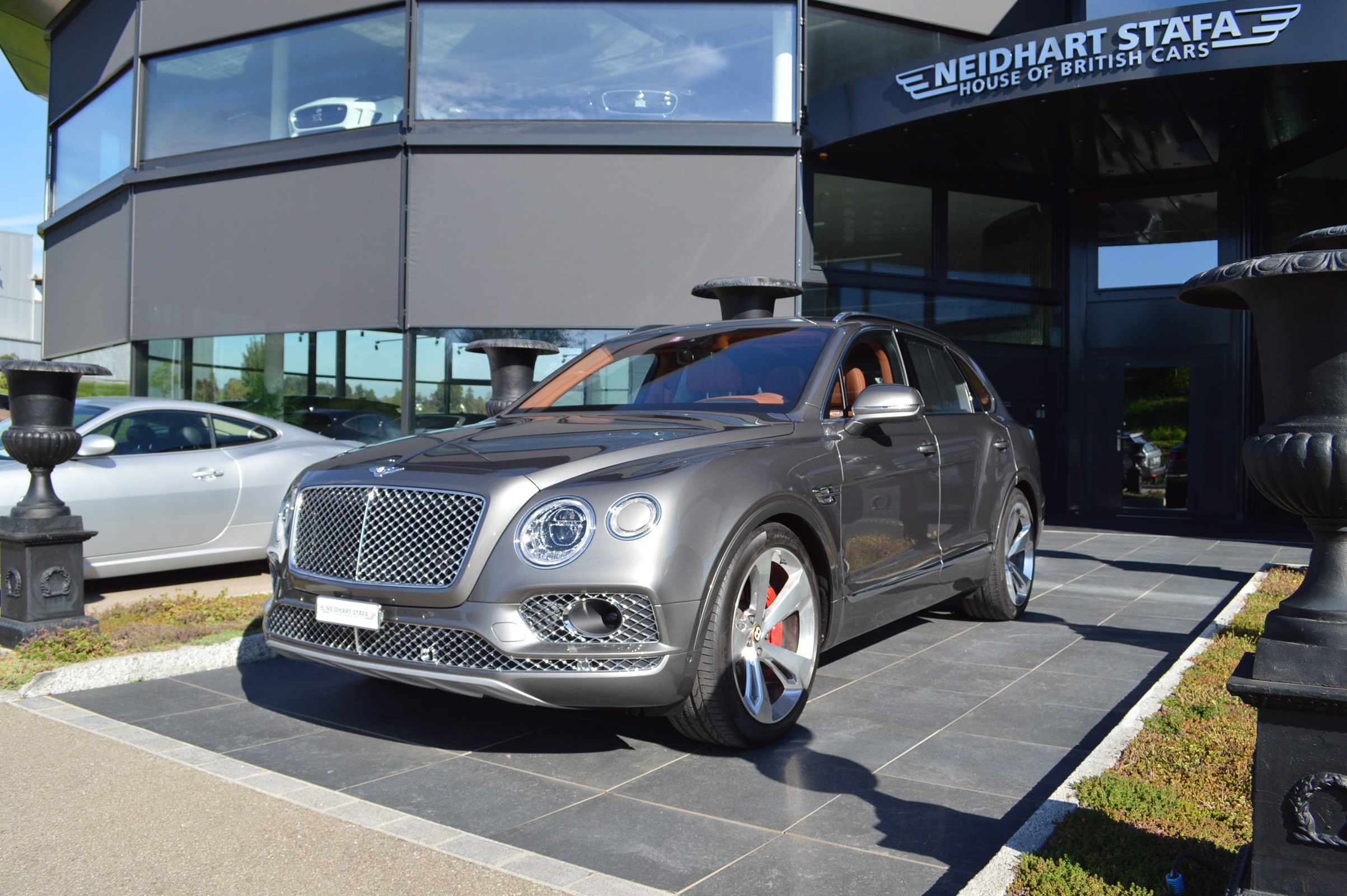 BENTLEY Bentayga V8