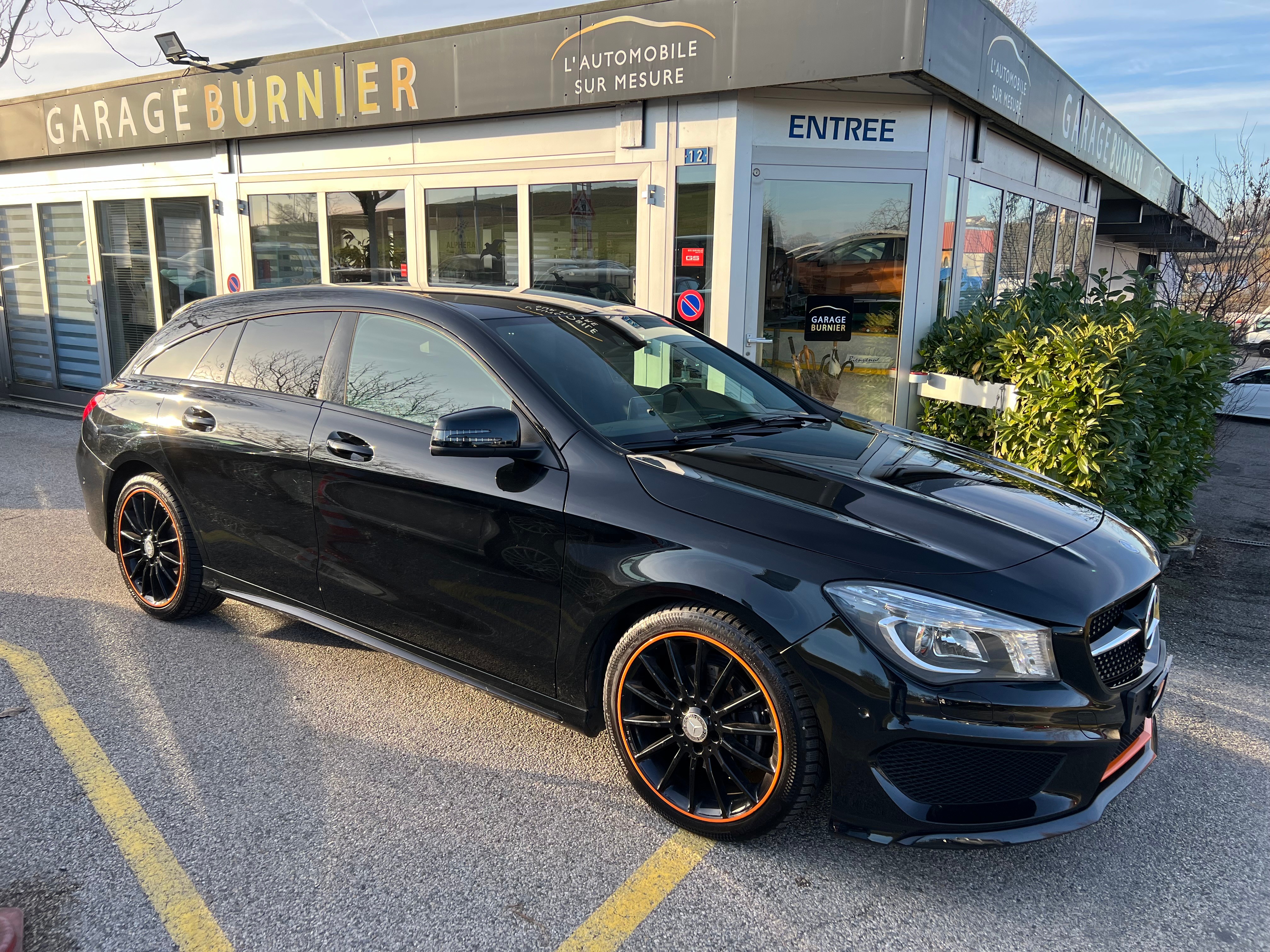 MERCEDES-BENZ CLA Shooting Brake 200 AMG Line 7G-DCT