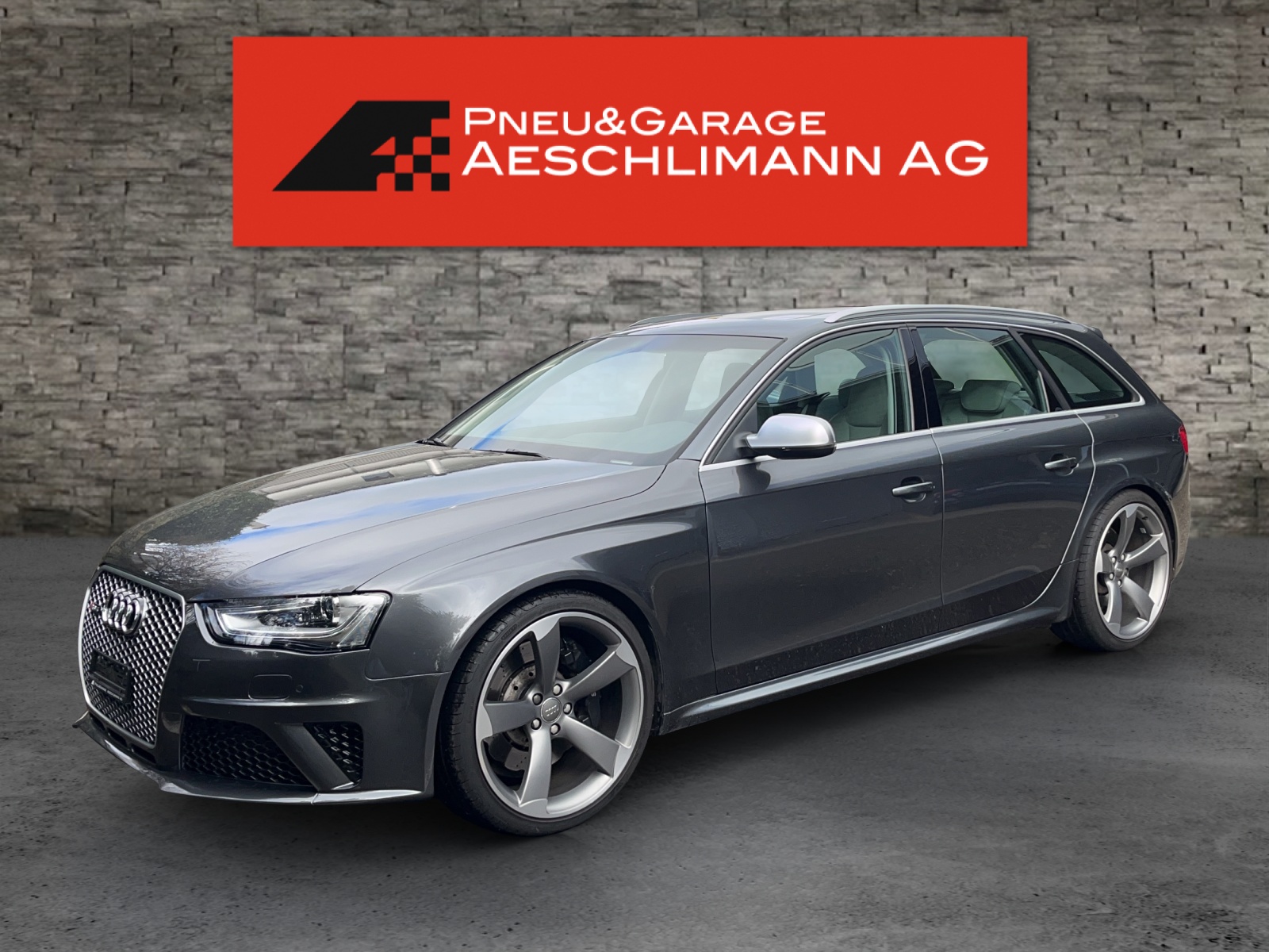 AUDI RS4 Avant 4.2 FSI V8 quattro S-tronic