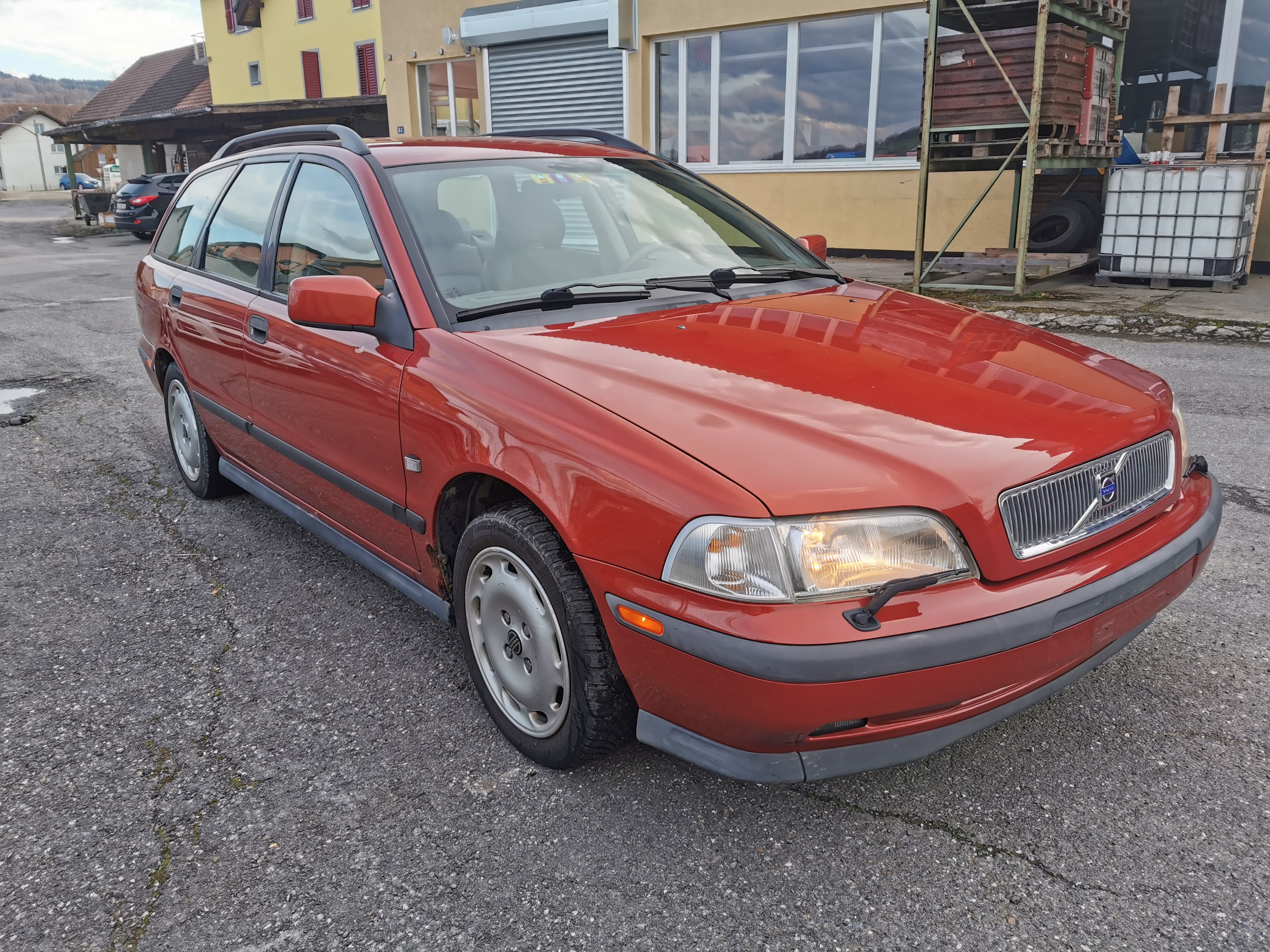 VOLVO V40 2.0 LPT