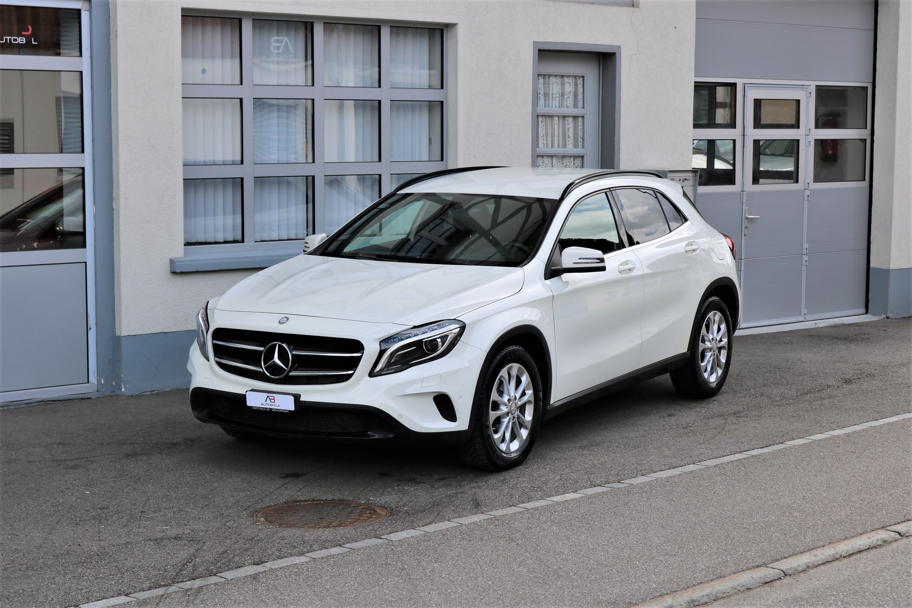 MERCEDES-BENZ GLA 200 CDI Swiss Star Edition Style 4Matic 7G-DCT