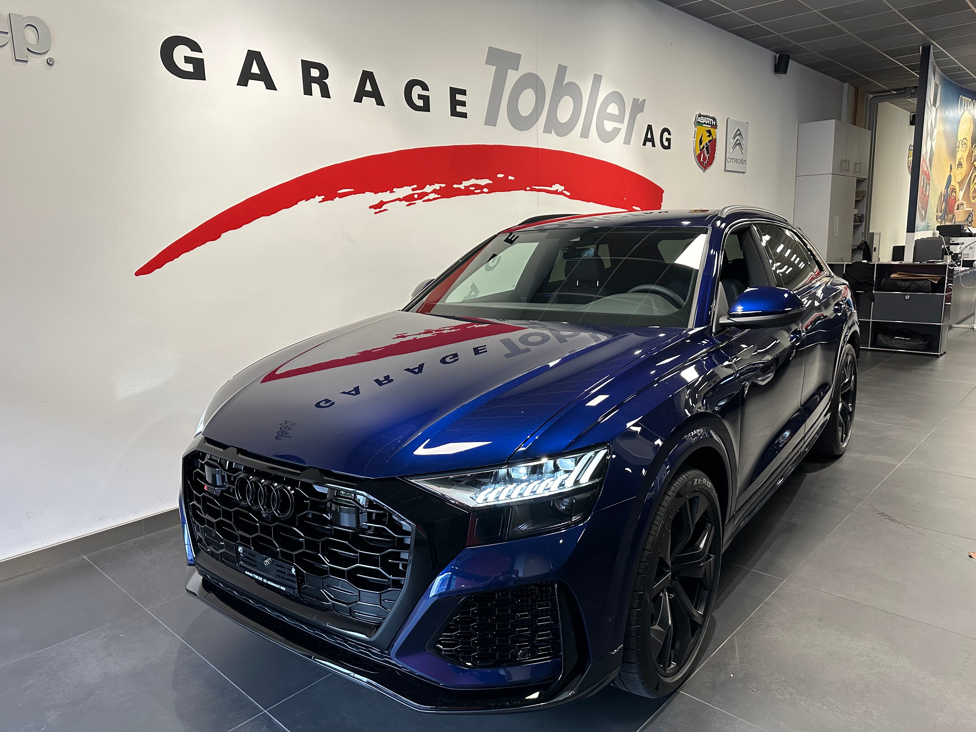 AUDI RSQ8 quattro tiptronic