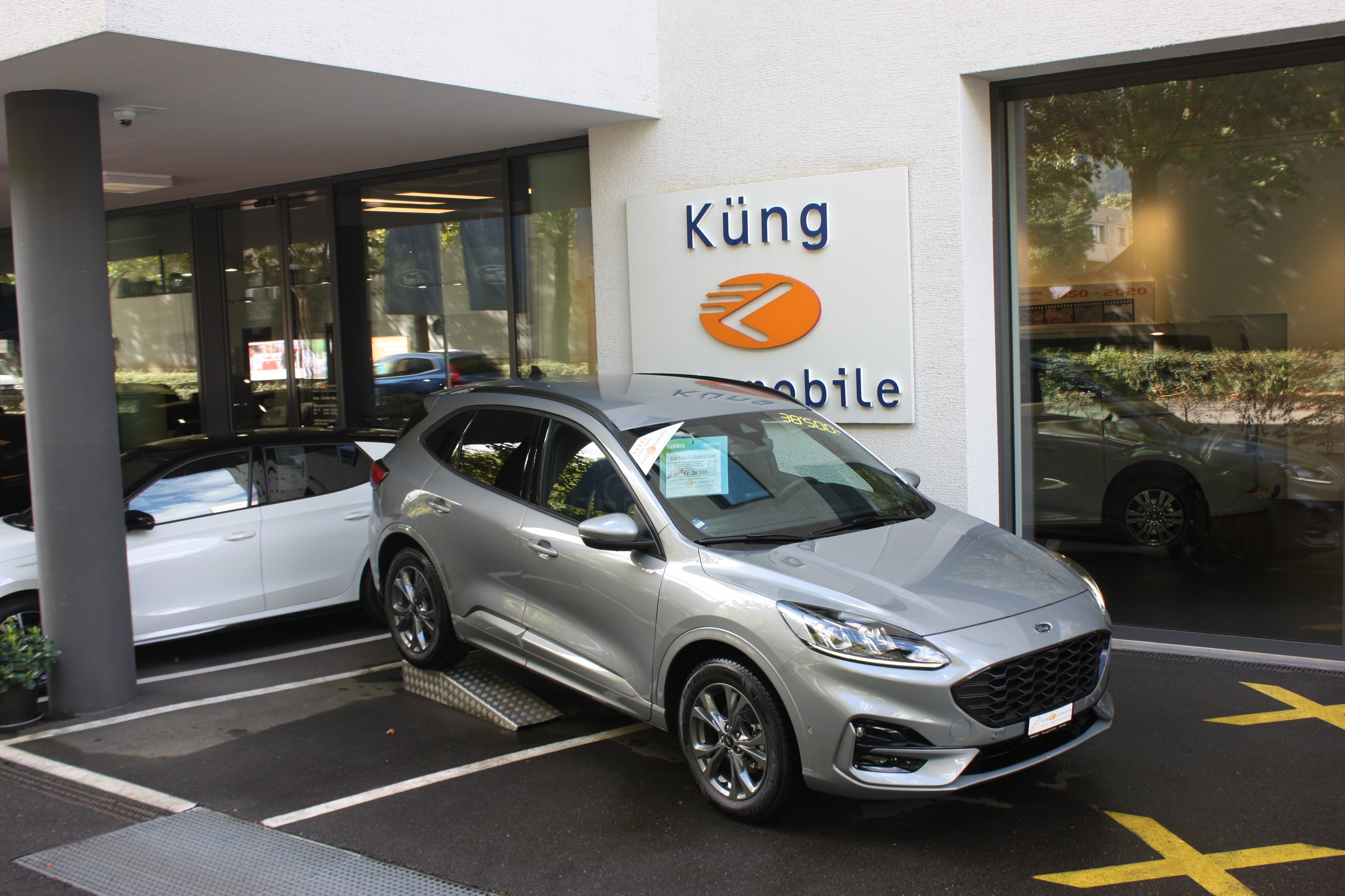 FORD Kuga 2.5 FHEV ST-Line 4WD