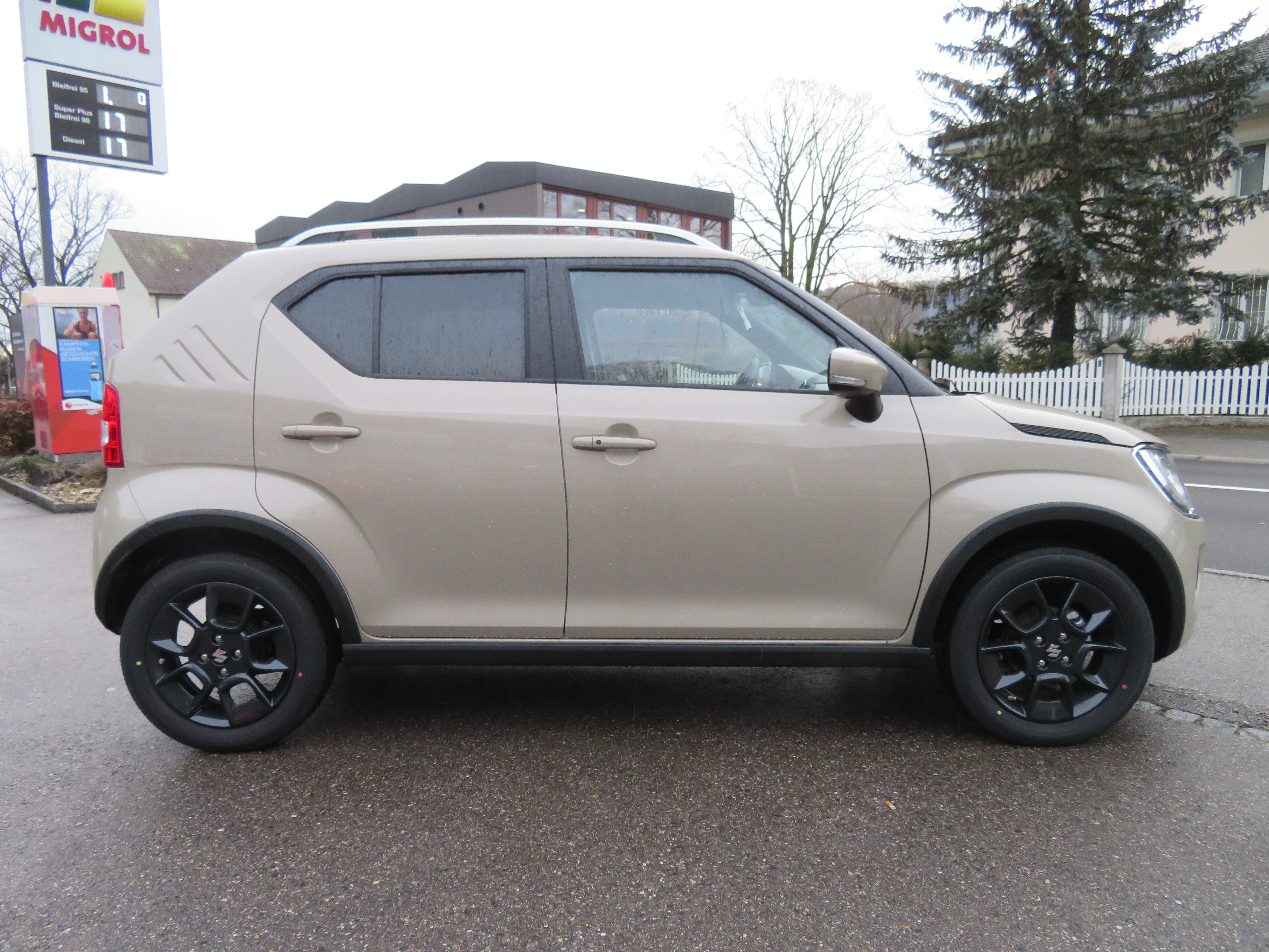 SUZUKI Ignis 1.2i Compact Top Hybrid 4x4