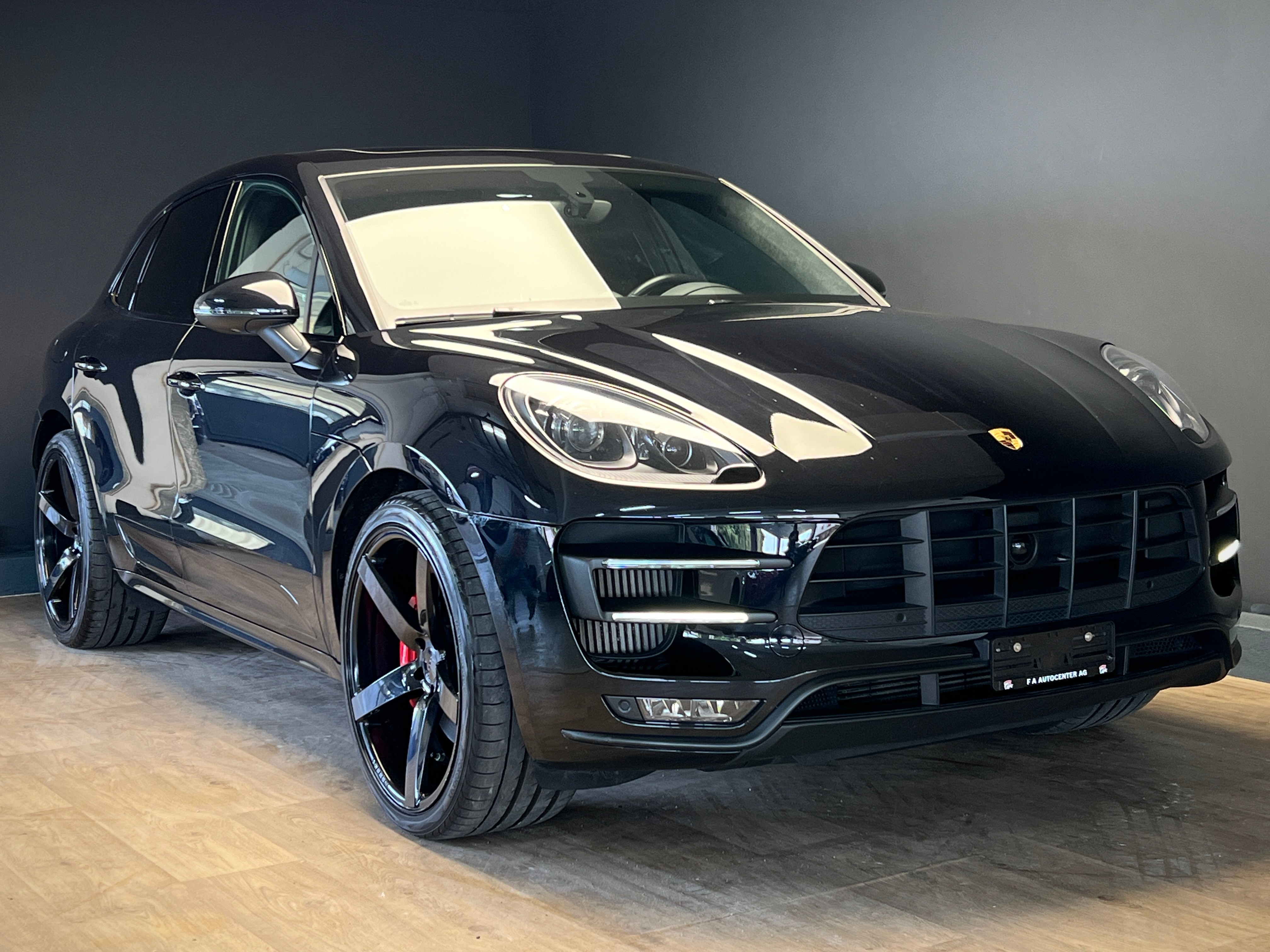 PORSCHE Macan Turbo PDK