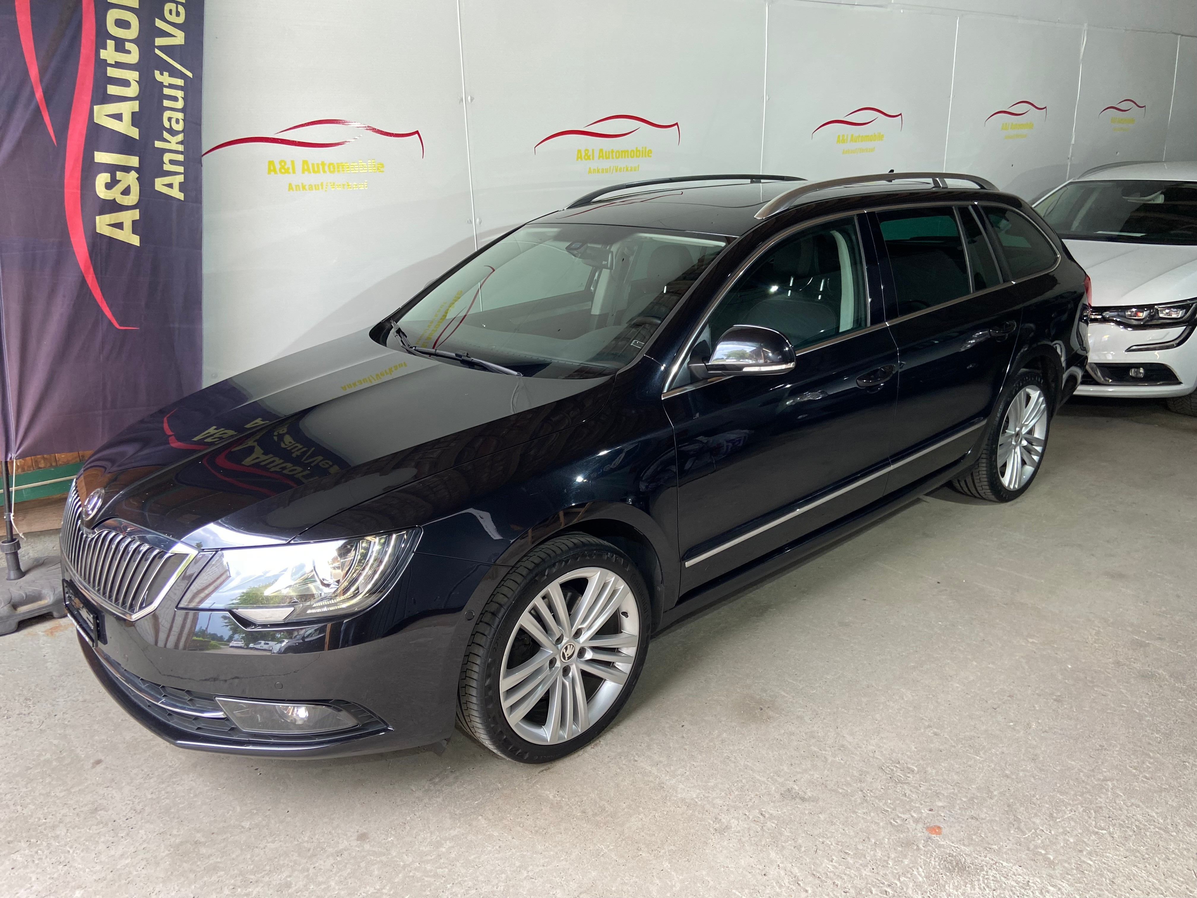 SKODA Superb Combi 2.0 TDi Elegance 4x4 DSG