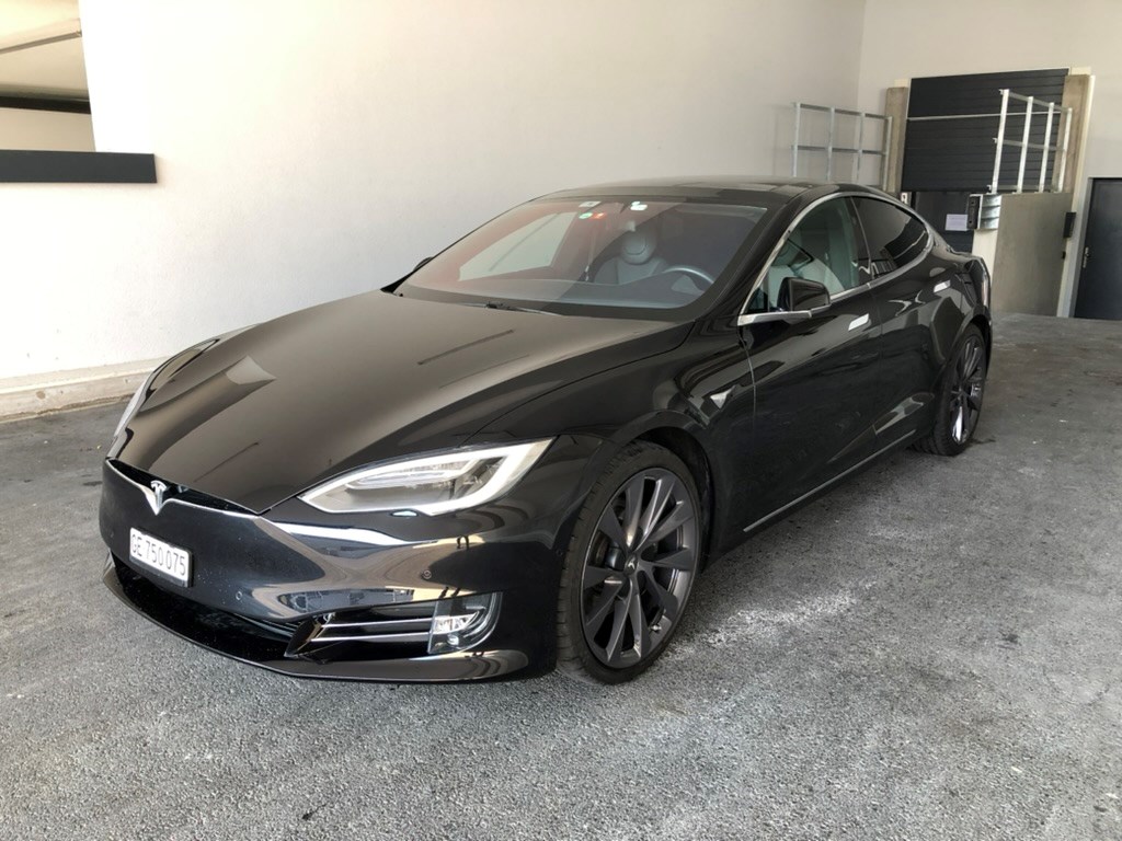 TESLA Model S 90 D