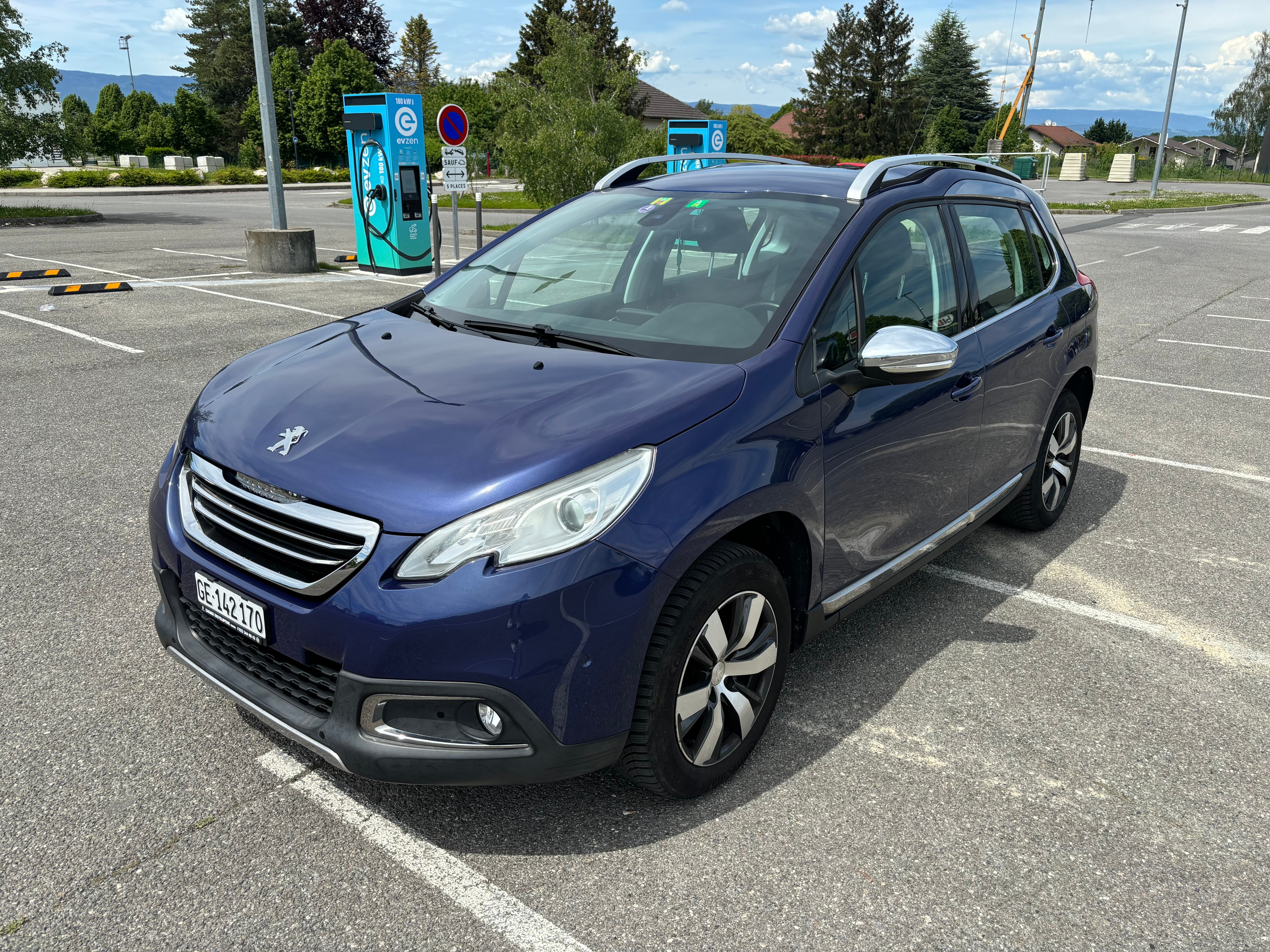 PEUGEOT 2008 1.2 PureTech Allure