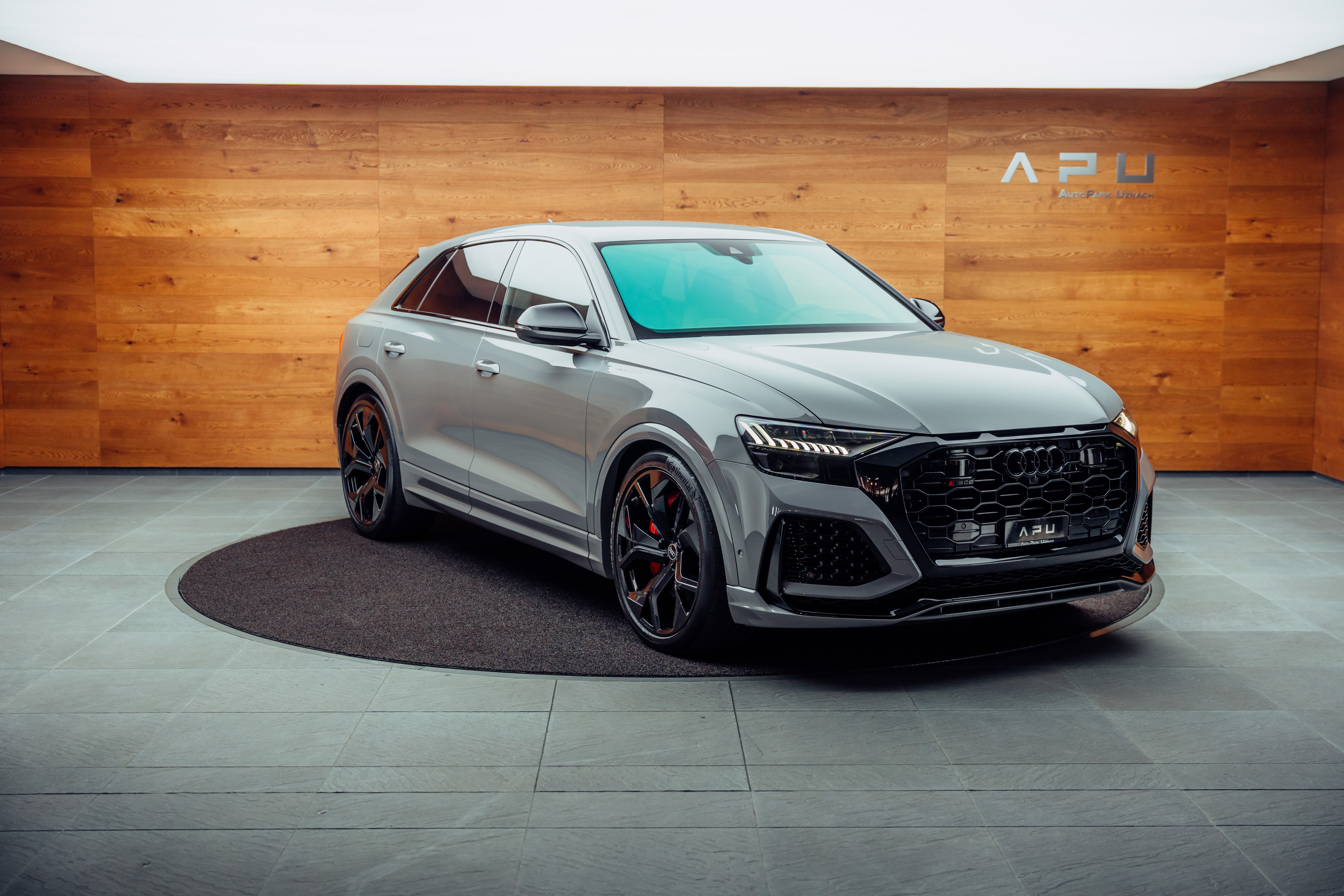 AUDI RSQ8 quattro tiptronic