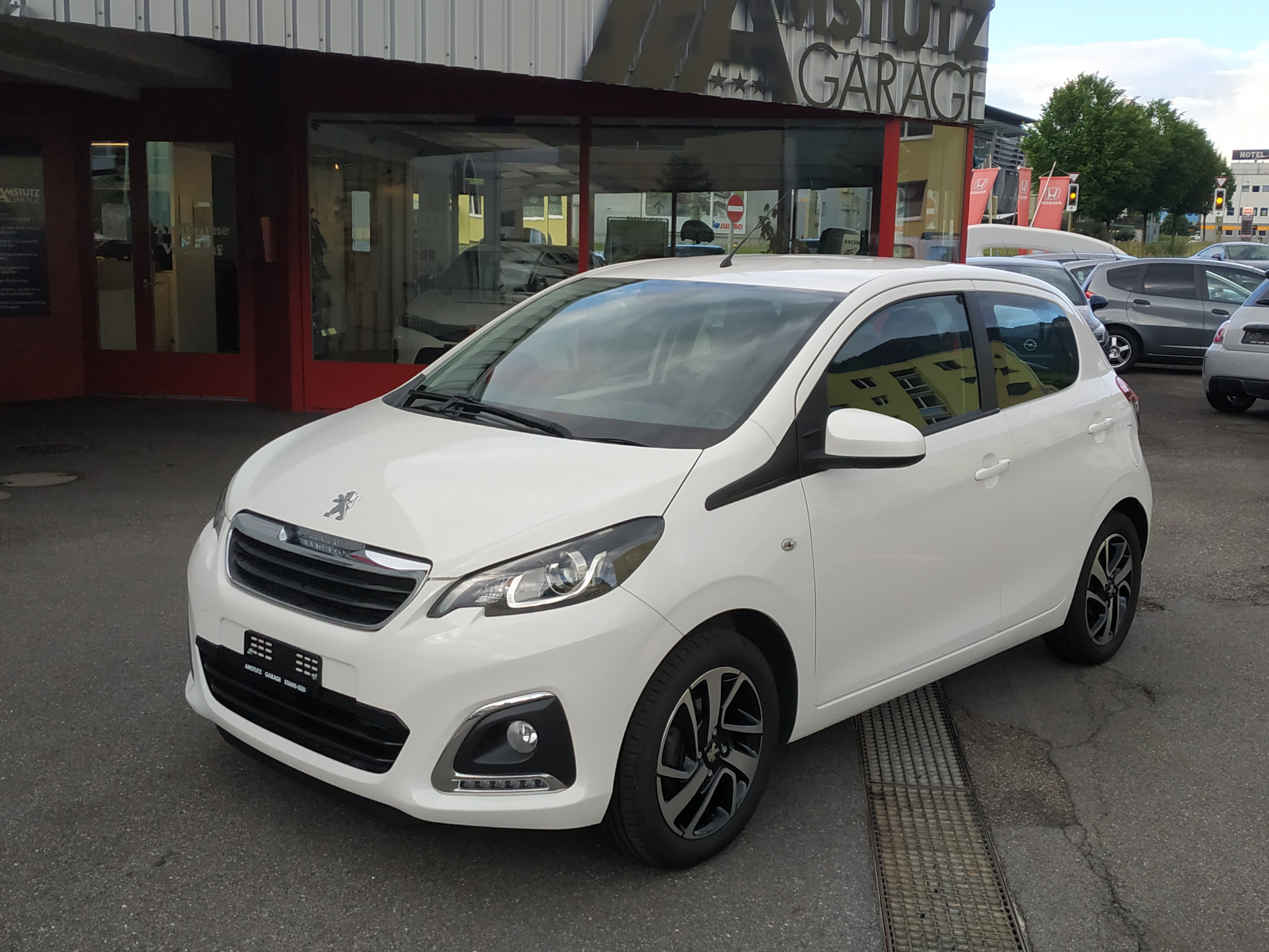 PEUGEOT 108 1.2 PureTech GT Line