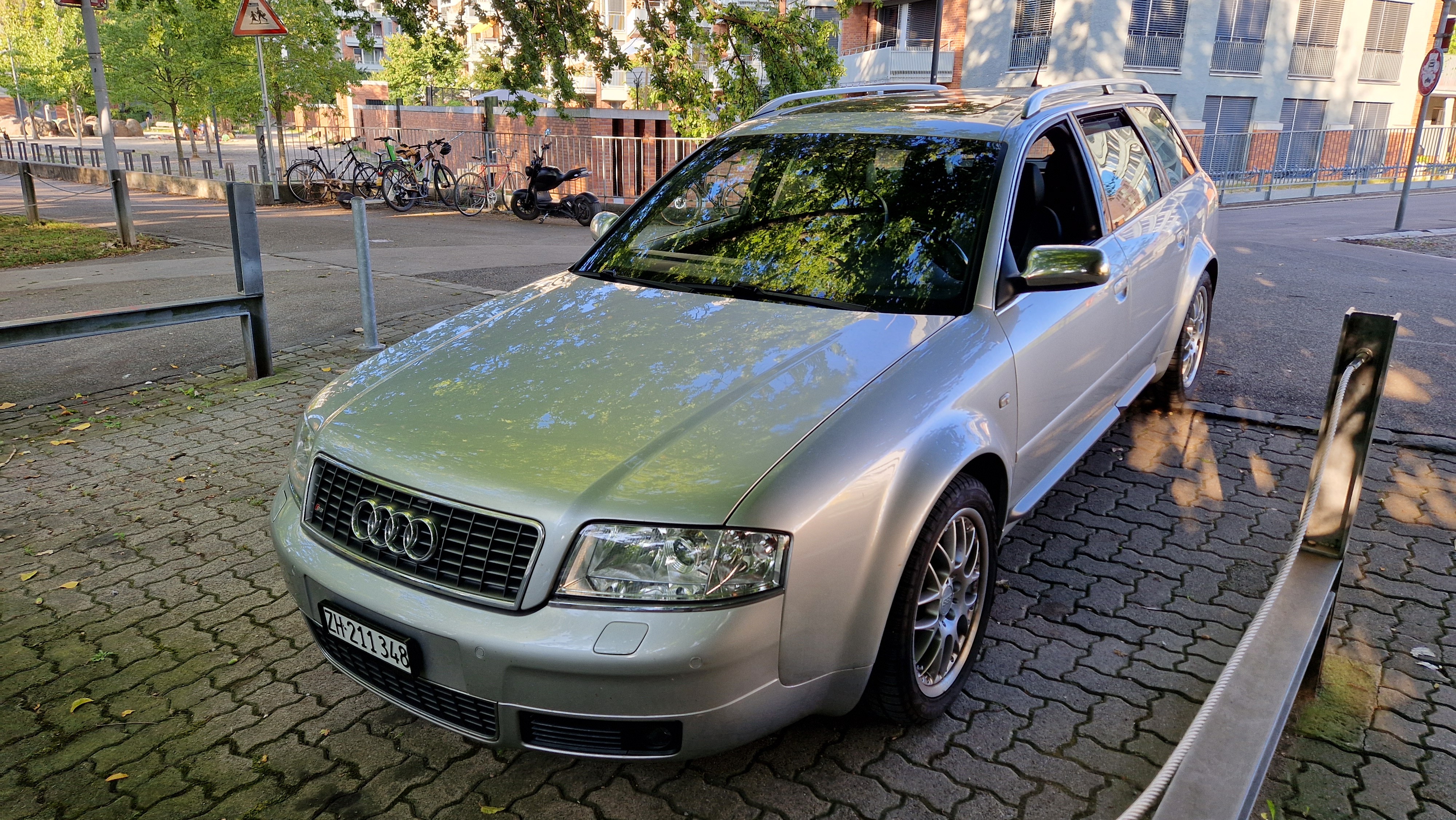 AUDI S6 4.2L V8 Quattro